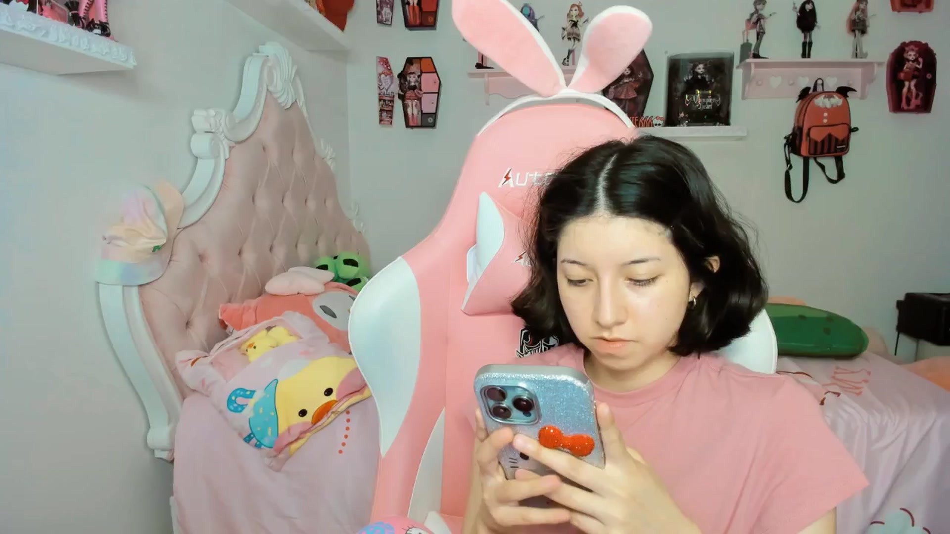 Gallery image thumbnail from Cherrycute666's myfreecams stream on, 09/21/2025, 03:46 image 6 of 20