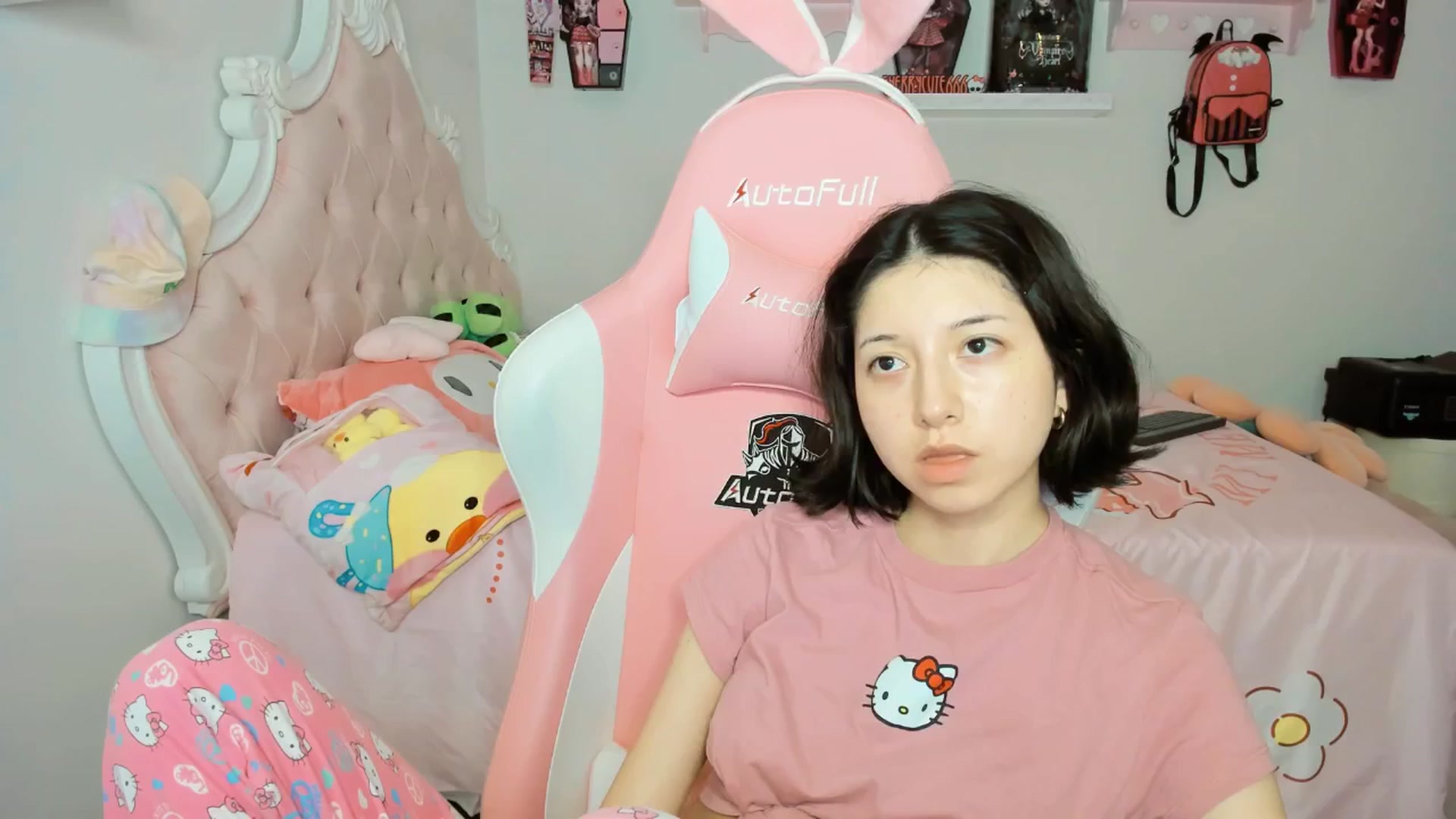 Gallery image thumbnail from Cherrycute666's myfreecams stream on, 09/21/2025, 08:19 image 4 of 20