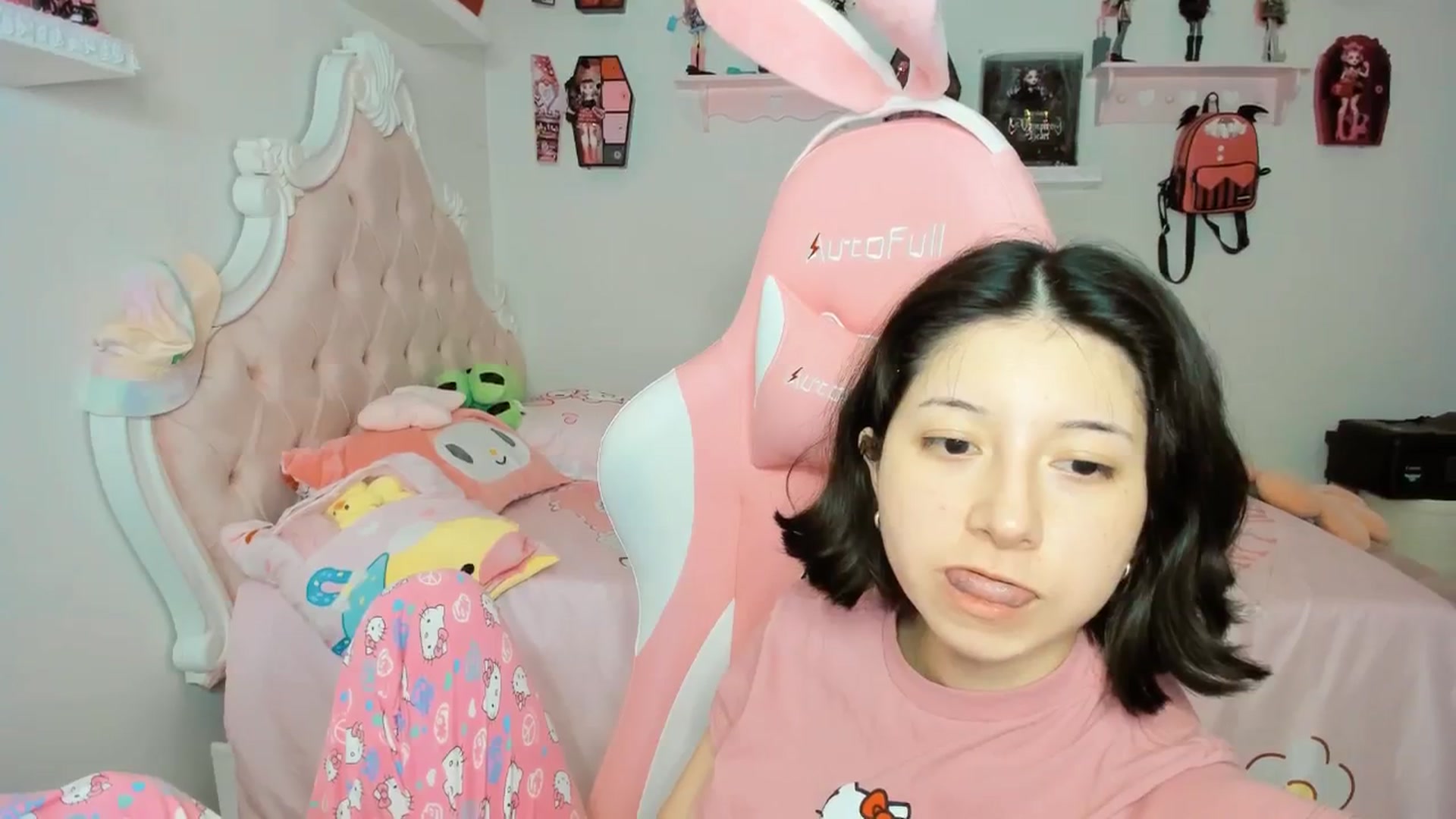 Gallery image thumbnail from Cherrycute666's myfreecams stream on, 09/21/2025, 08:19 image 14 of 20