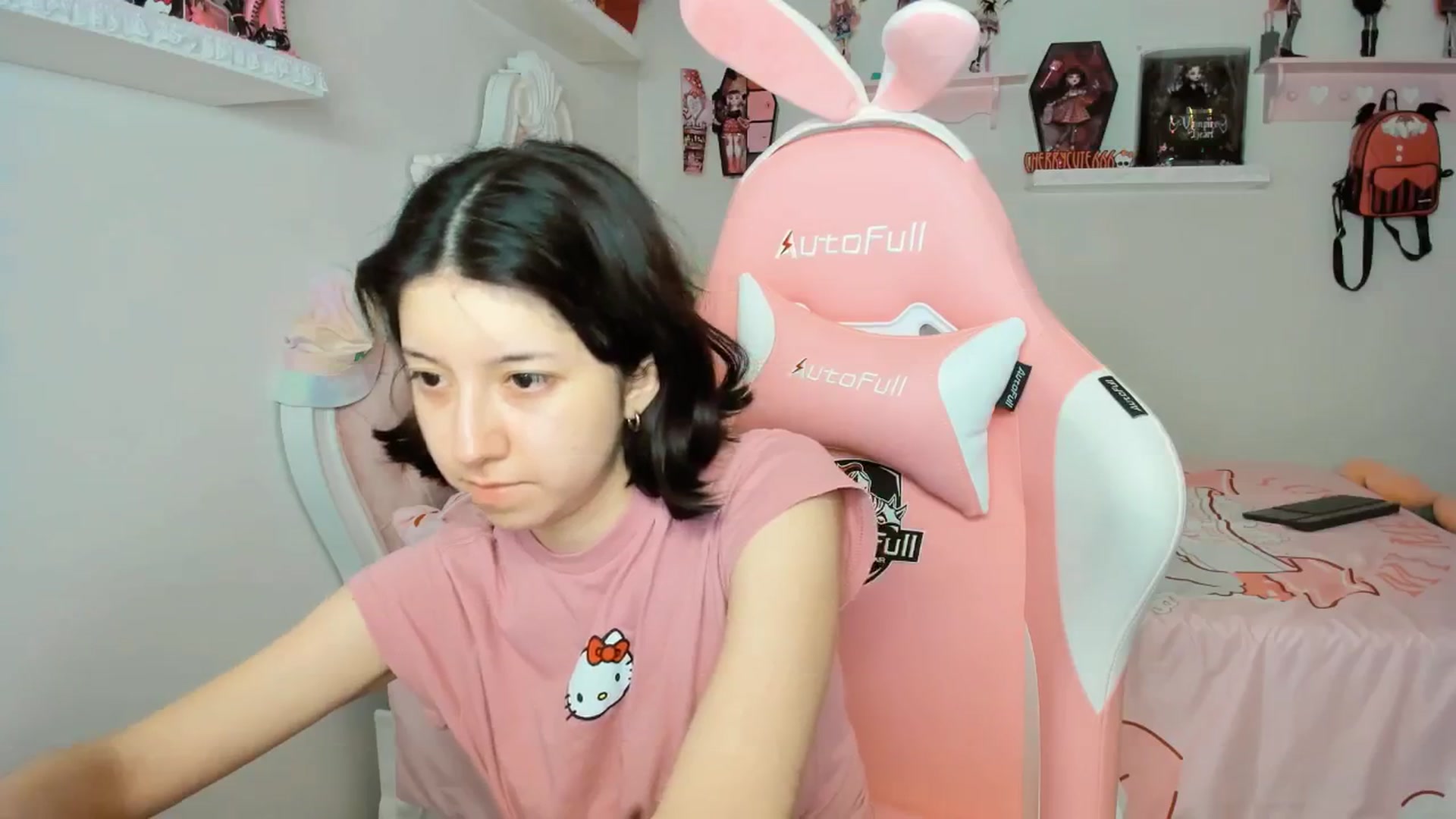Gallery image thumbnail from Cherrycute666's myfreecams stream on, 09/21/2025, 08:19 image 15 of 20