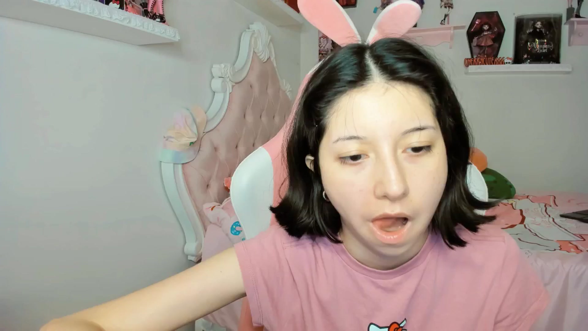 Gallery image thumbnail from Cherrycute666's myfreecams stream on, 09/21/2025, 08:19 image 11 of 20