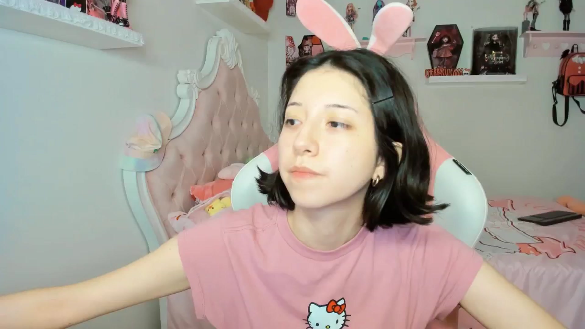 Gallery image thumbnail from Cherrycute666's myfreecams stream on, 09/21/2025, 08:19 image 1 of 20