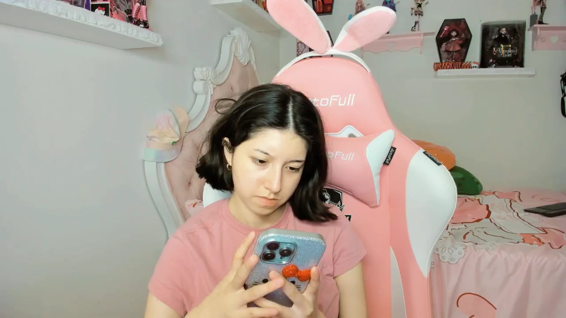 Gallery image thumbnail from Cherrycute666's myfreecams stream on, 09/21/2025, 08:19 image 17 of 20