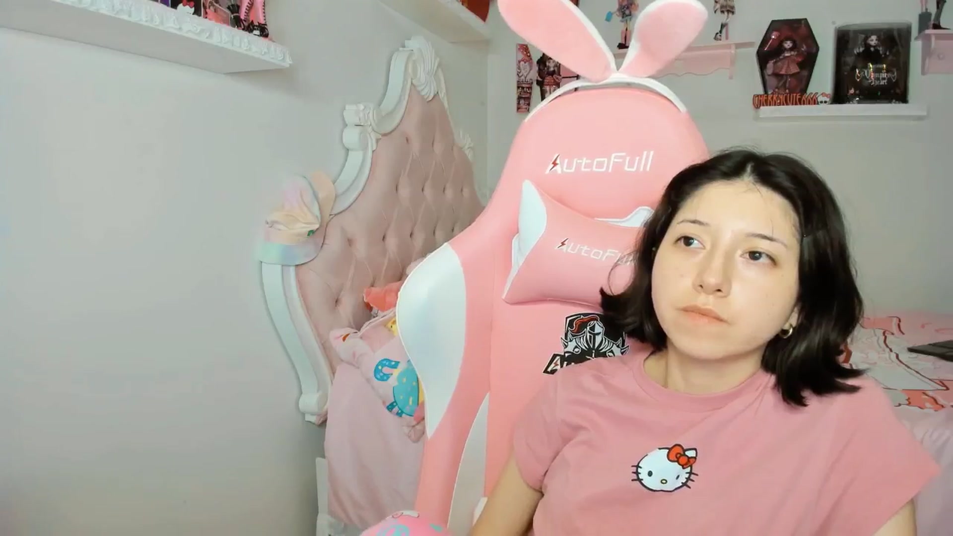 Gallery image thumbnail from Cherrycute666's myfreecams stream on, 09/21/2025, 08:19 image 12 of 20