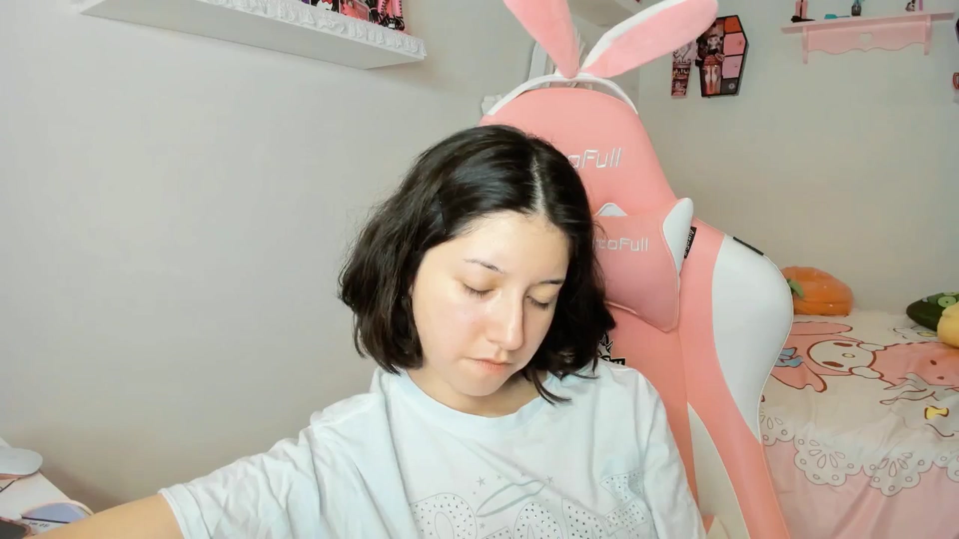 Gallery image thumbnail from Cherrycute666's myfreecams stream on, 09/22/2025, 04:50 image 9 of 20