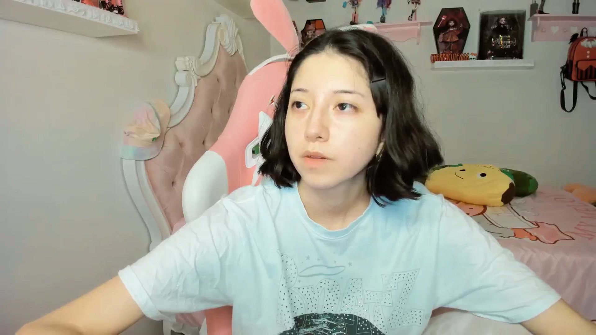 Gallery image thumbnail from Cherrycute666's myfreecams stream on, 09/22/2025, 04:50 image 13 of 20