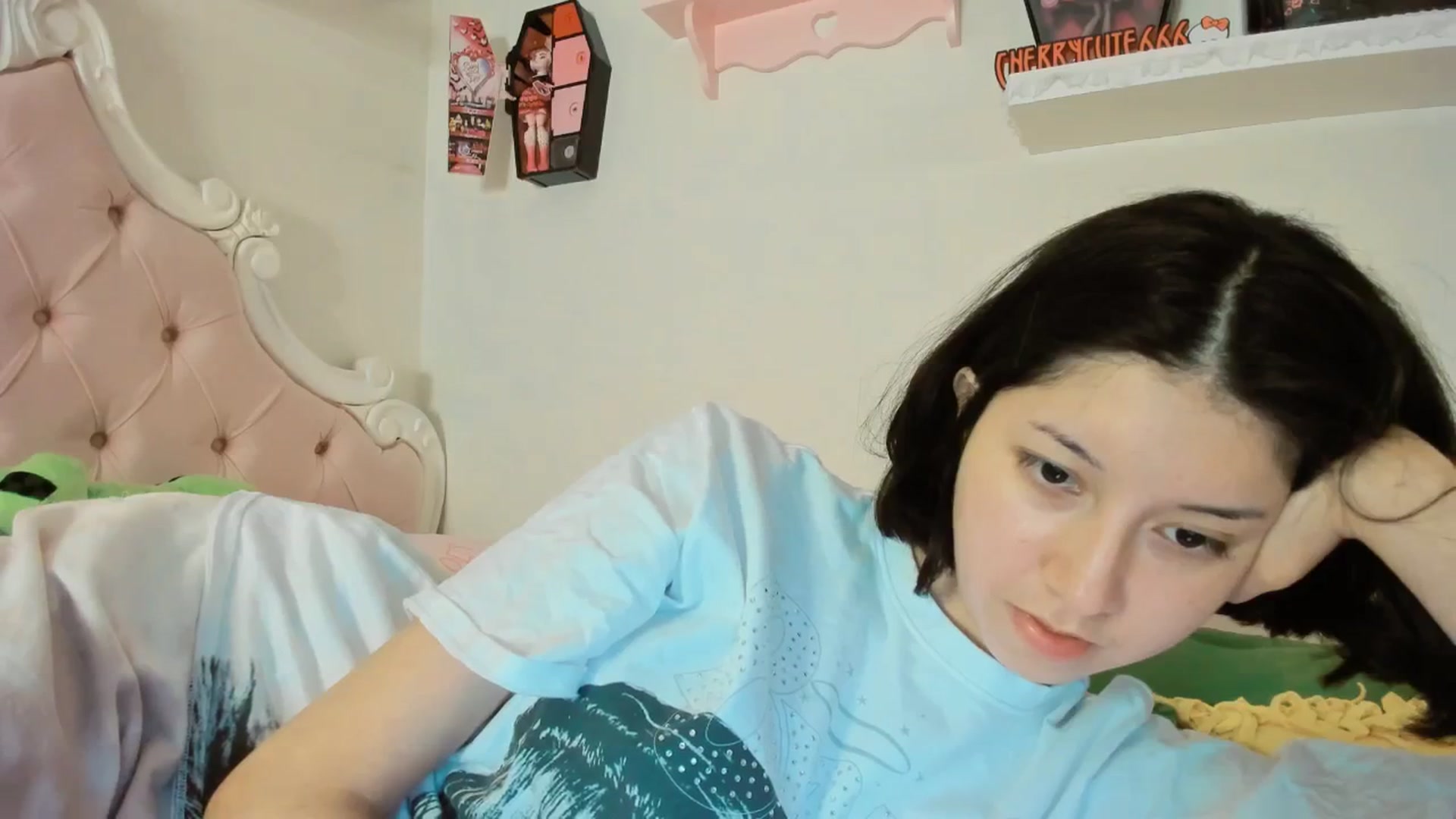 Gallery image thumbnail from Cherrycute666's myfreecams stream on, 09/22/2025, 04:50 image 4 of 20