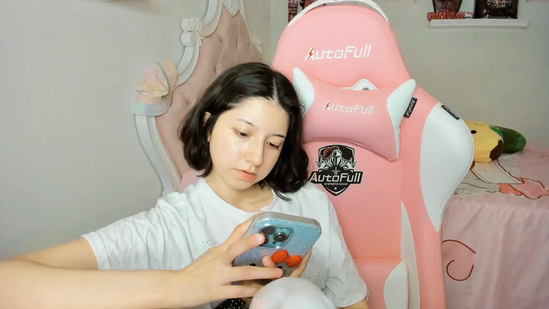 Gallery image thumbnail from Cherrycute666's myfreecams stream on, 09/22/2025, 05:15 image 15 of 20