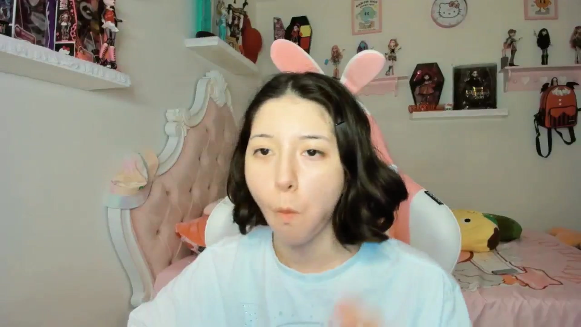 Gallery image thumbnail from Cherrycute666's myfreecams stream on, 09/22/2025, 05:15 image 4 of 20