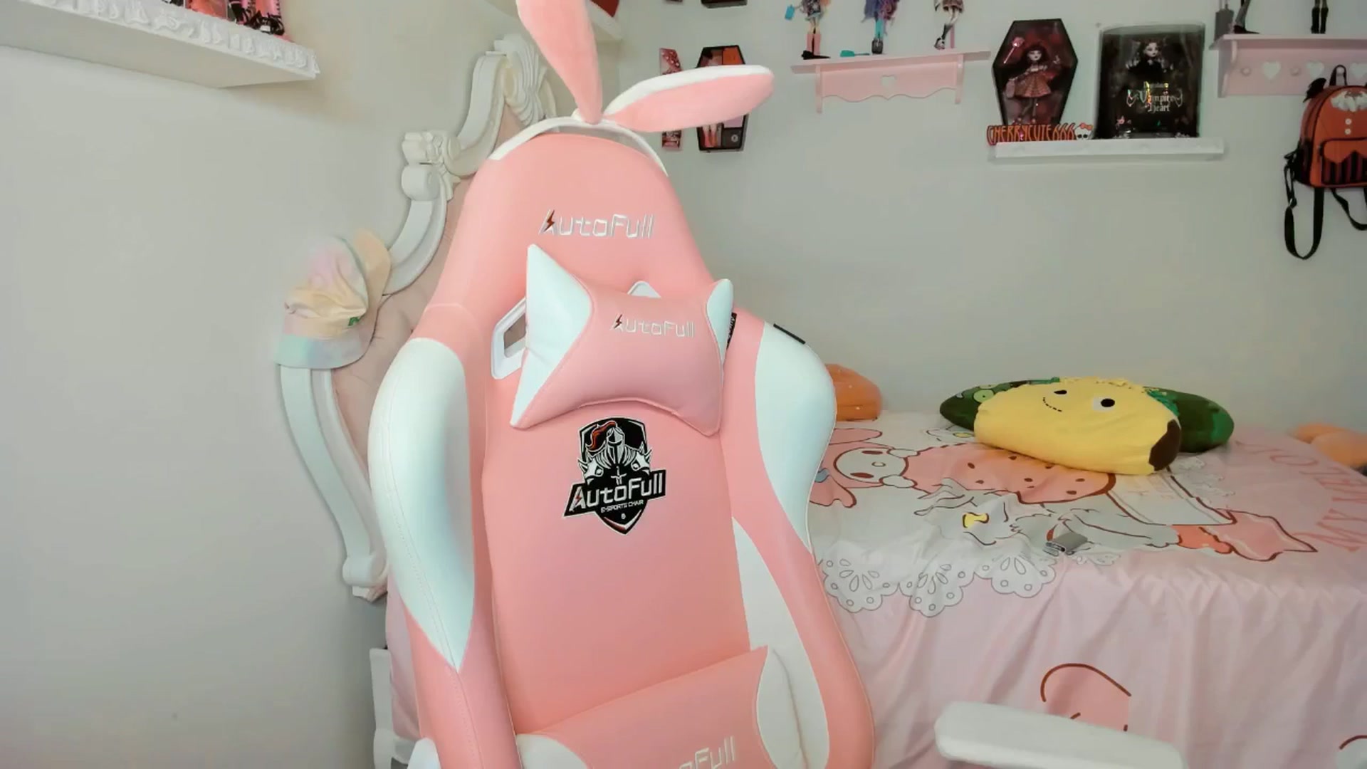 Gallery image thumbnail from Cherrycute666's myfreecams stream on, 09/22/2025, 05:15 image 10 of 20
