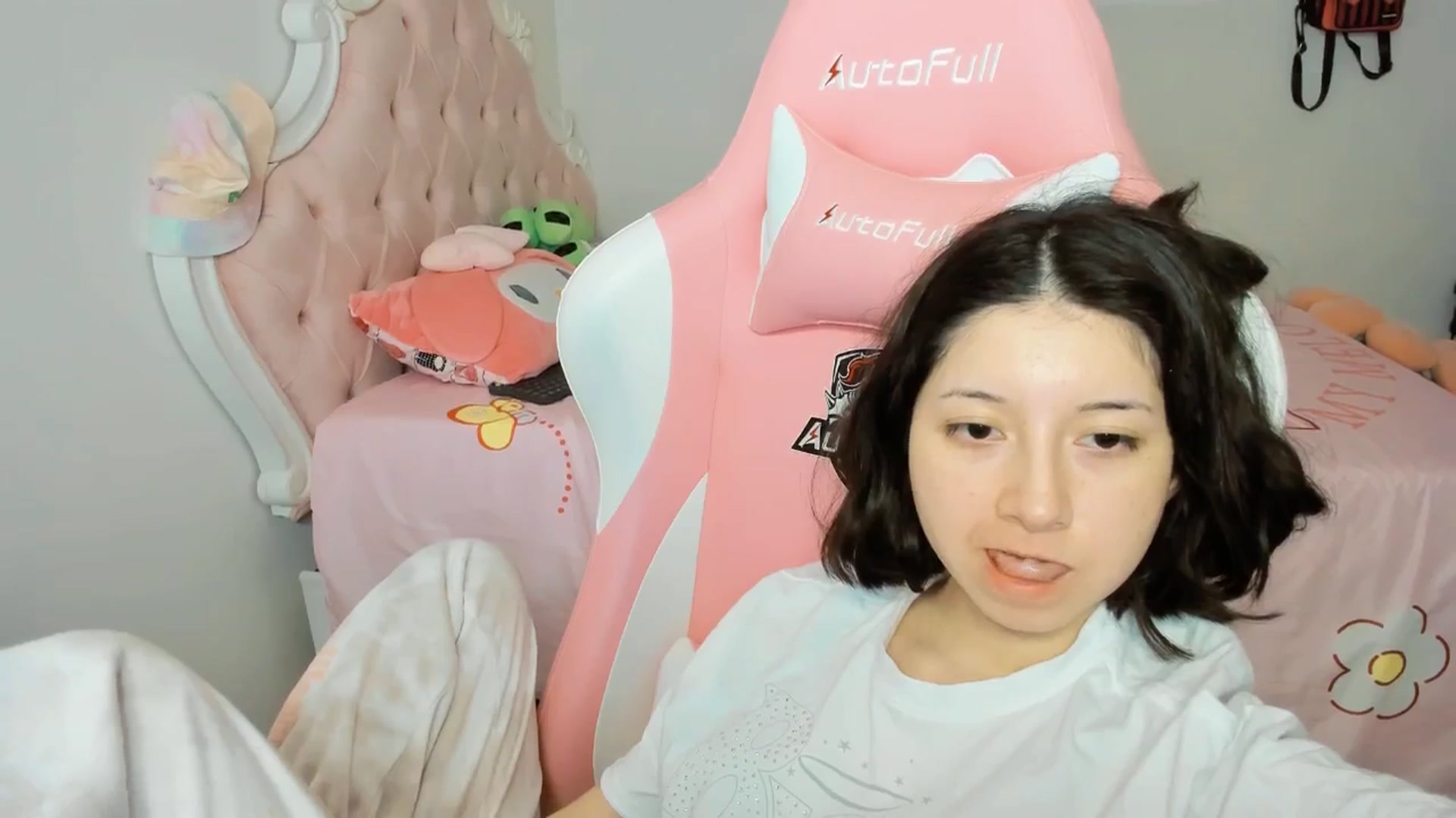 Gallery image thumbnail from Cherrycute666's myfreecams stream on, 09/22/2025, 05:15 image 8 of 20
