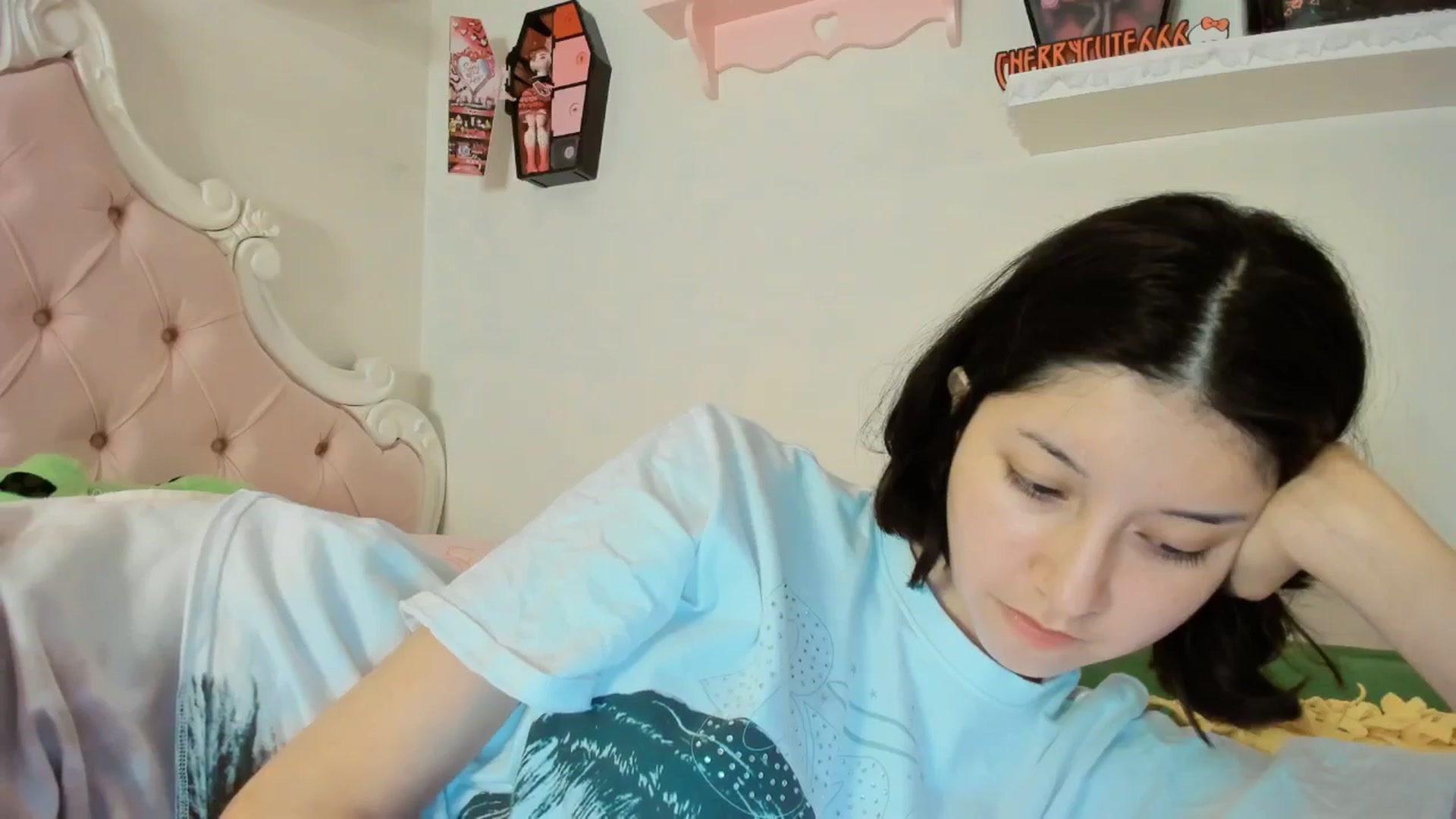 Gallery image thumbnail from Cherrycute666's myfreecams stream on, 09/22/2025, 05:15 image 3 of 20