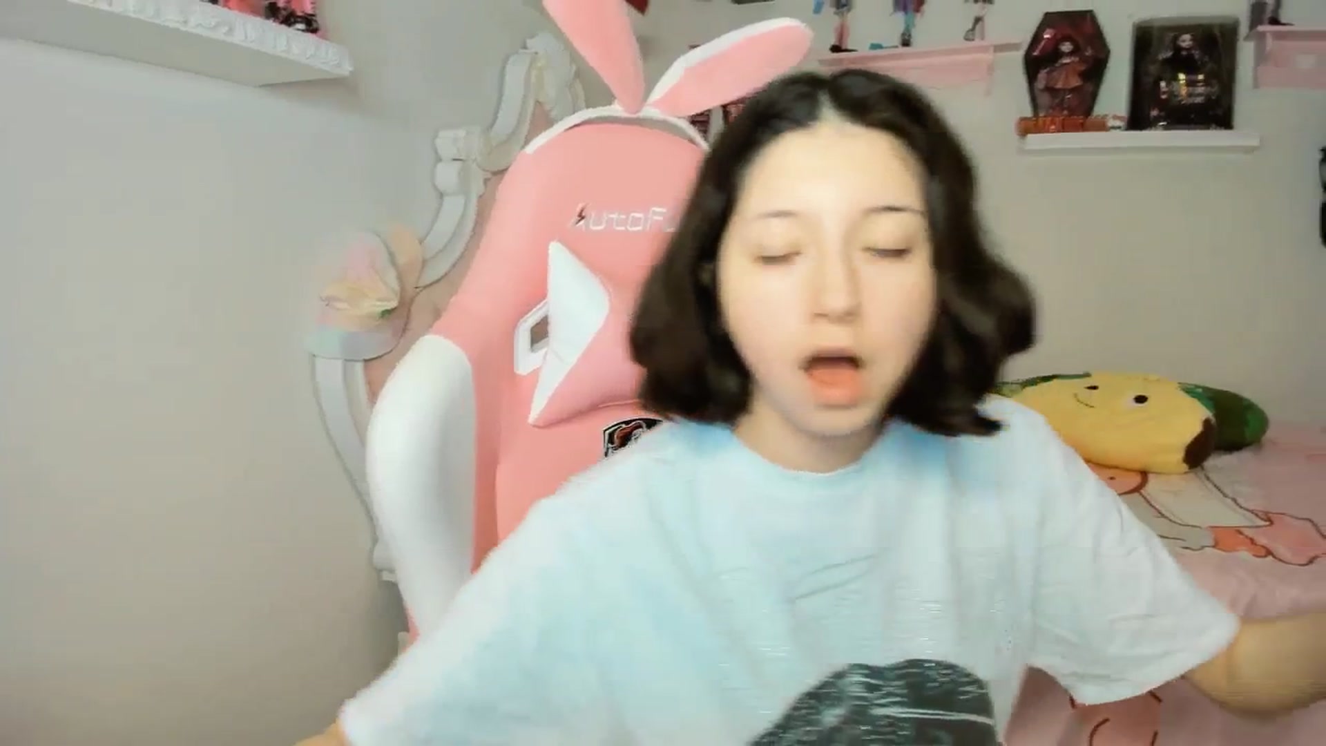 Gallery image thumbnail from Cherrycute666's myfreecams stream on, 09/22/2025, 05:15 image 7 of 20