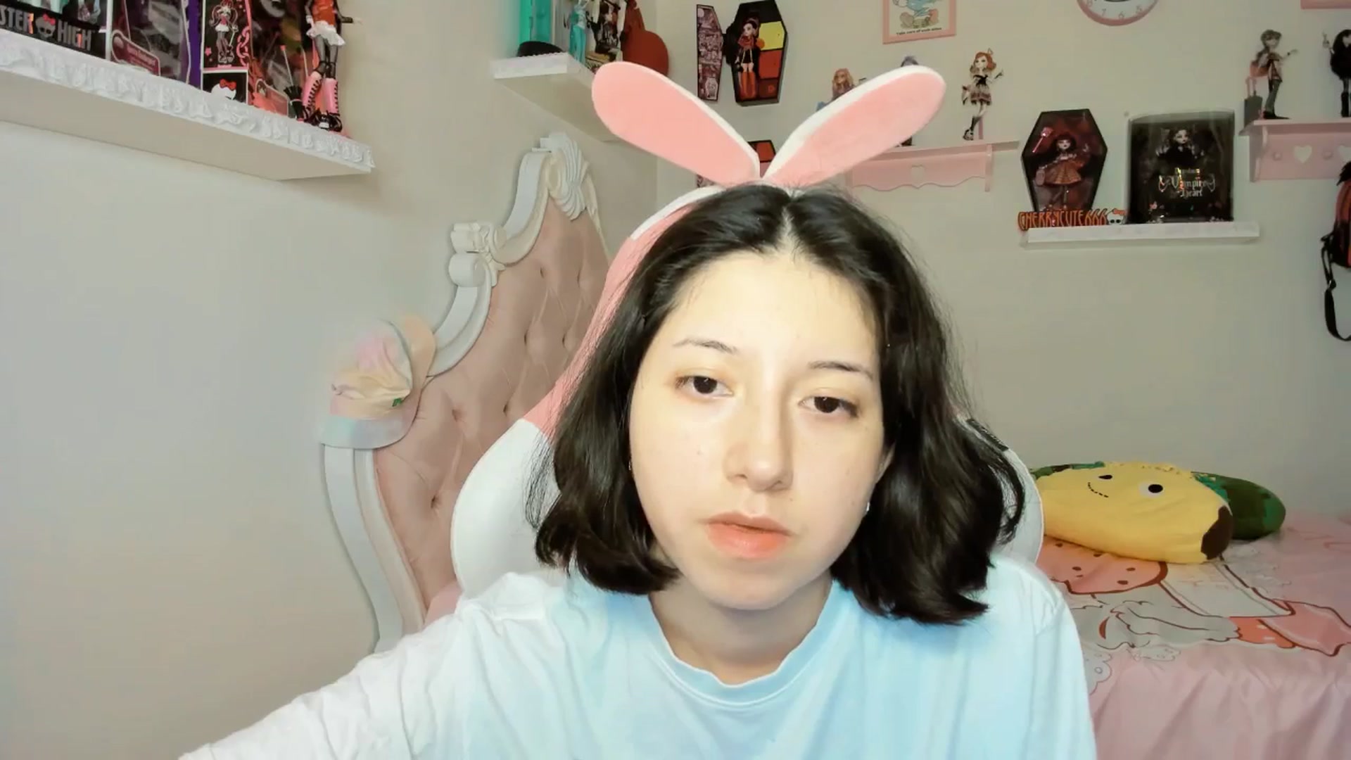Gallery image thumbnail from Cherrycute666's myfreecams stream on, 09/22/2025, 05:25 image 15 of 20