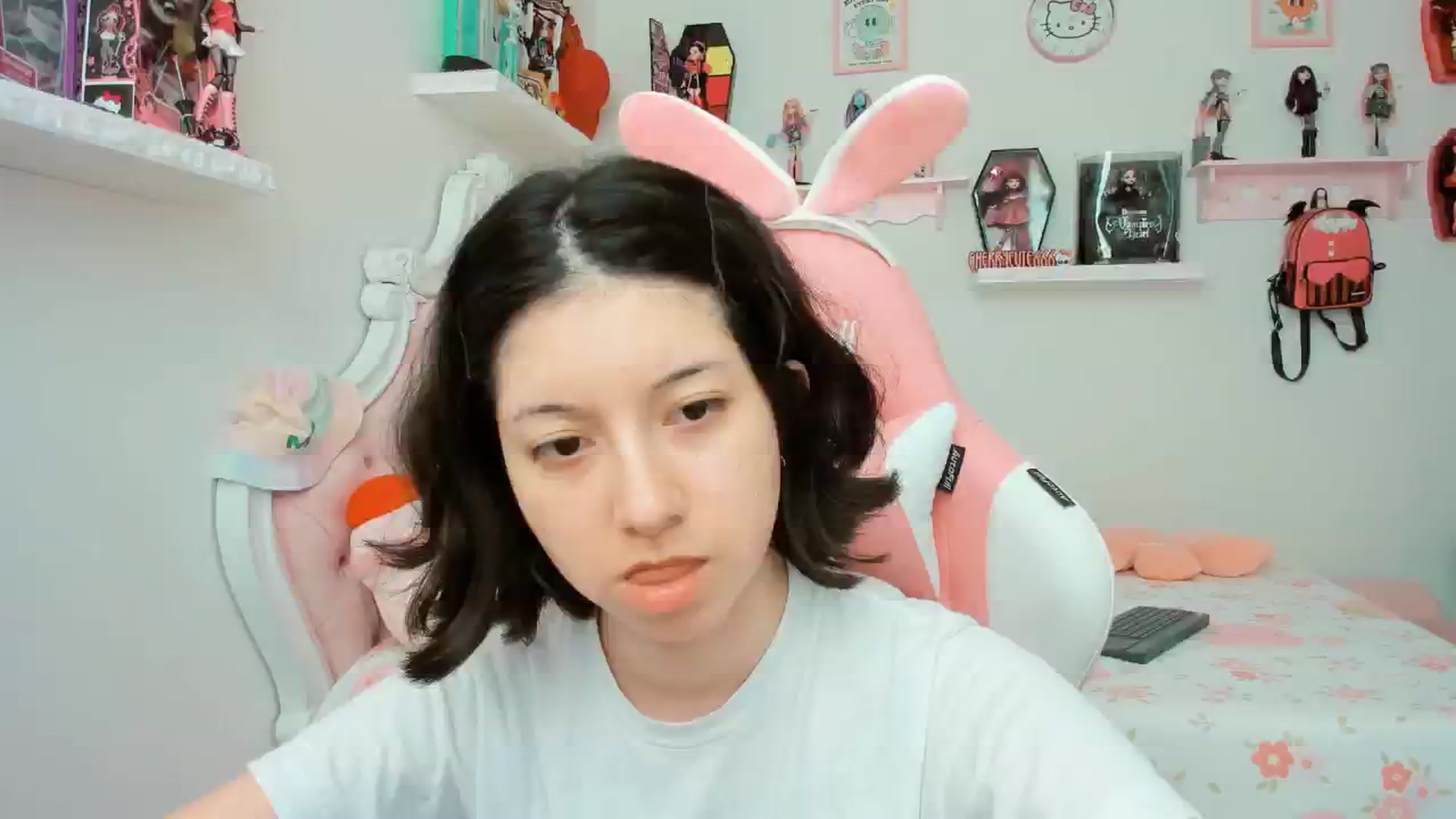 Gallery image thumbnail from Cherrycute666's myfreecams stream on, 09/25/2025, 20:49 image 19 of 20