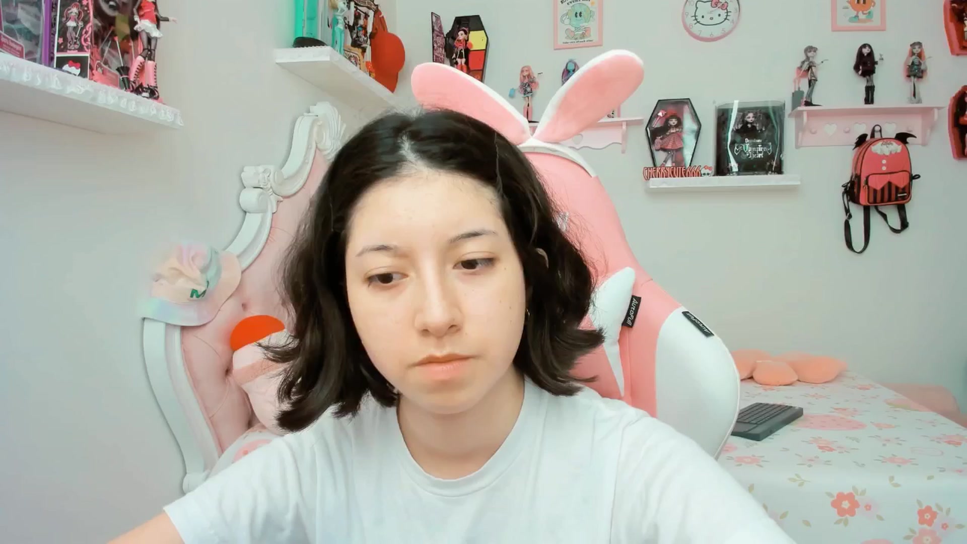 Gallery image thumbnail from Cherrycute666's myfreecams stream on, 09/25/2025, 20:49 image 20 of 20
