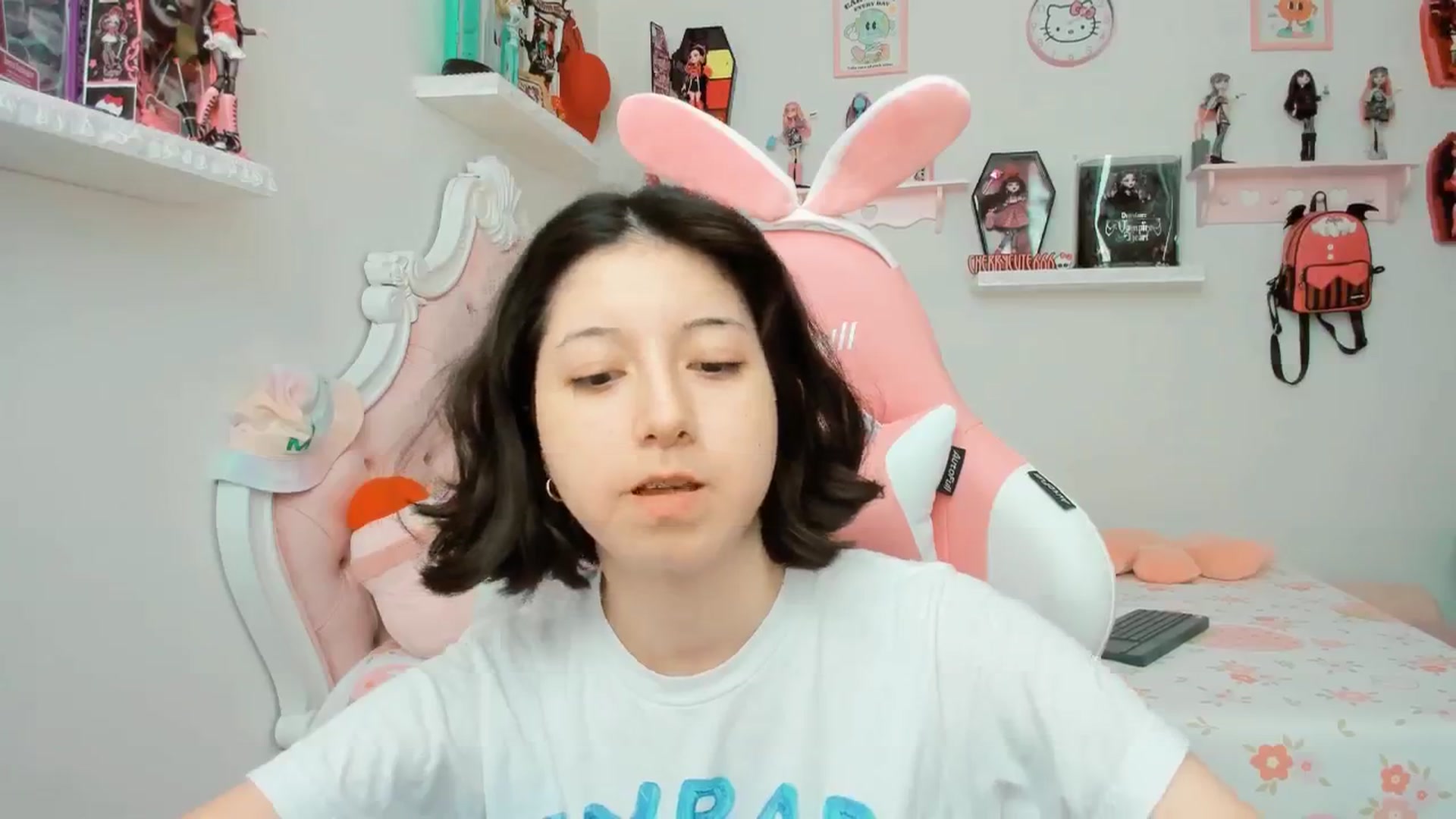 Gallery image thumbnail from Cherrycute666's myfreecams stream on, 09/25/2025, 20:49 image 2 of 20