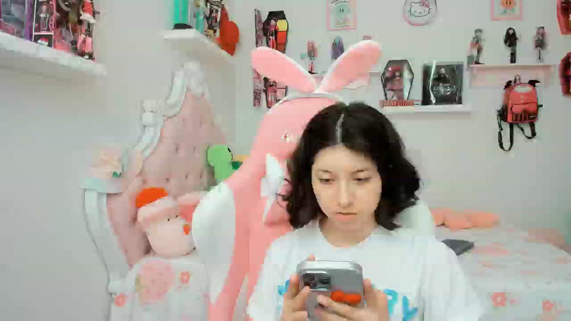 Gallery image thumbnail from Cherrycute666's myfreecams stream on, 09/25/2025, 20:49 image 10 of 20