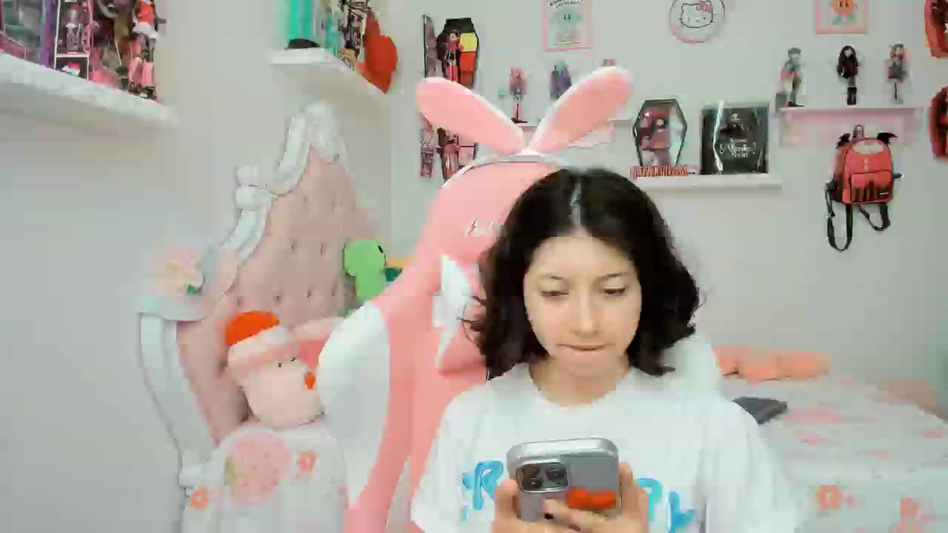 Gallery image thumbnail from Cherrycute666's myfreecams stream on, 09/25/2025, 20:49 image 5 of 20