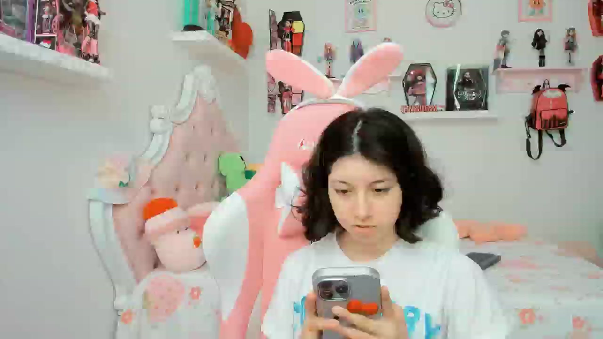 Gallery image thumbnail from Cherrycute666's myfreecams stream on, 09/25/2025, 20:49 image 11 of 20