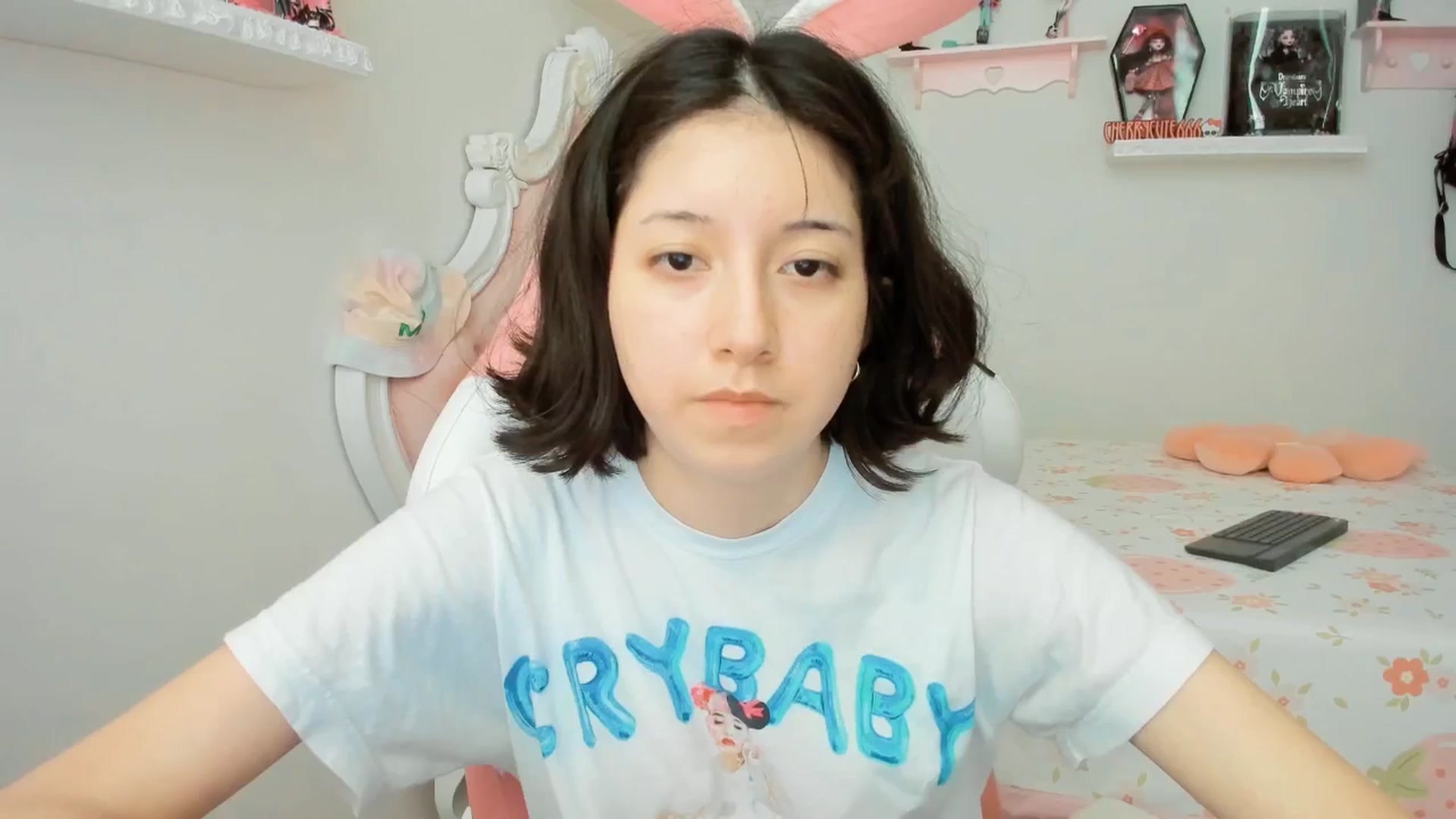 Gallery image thumbnail from Cherrycute666's myfreecams stream on, 09/26/2025, 24:02 image 6 of 20