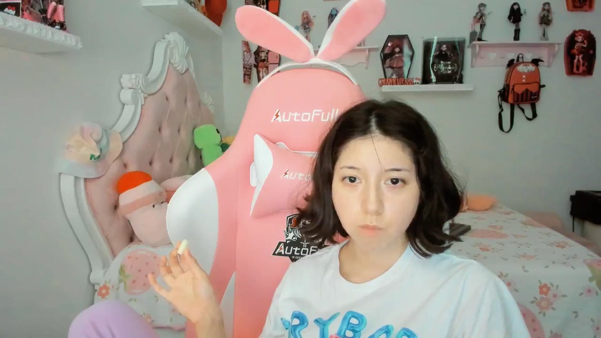 Gallery image thumbnail from Cherrycute666's myfreecams stream on, 09/26/2025, 24:02 image 20 of 20
