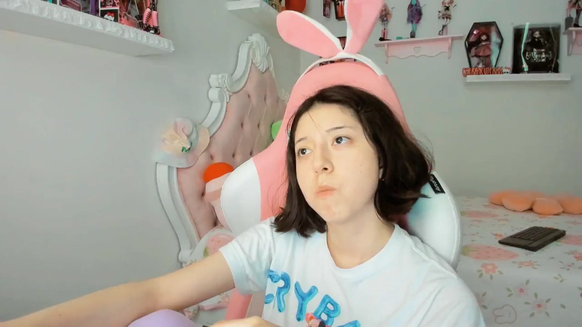Gallery image thumbnail from Cherrycute666's myfreecams stream on, 09/26/2025, 24:02 image 19 of 20