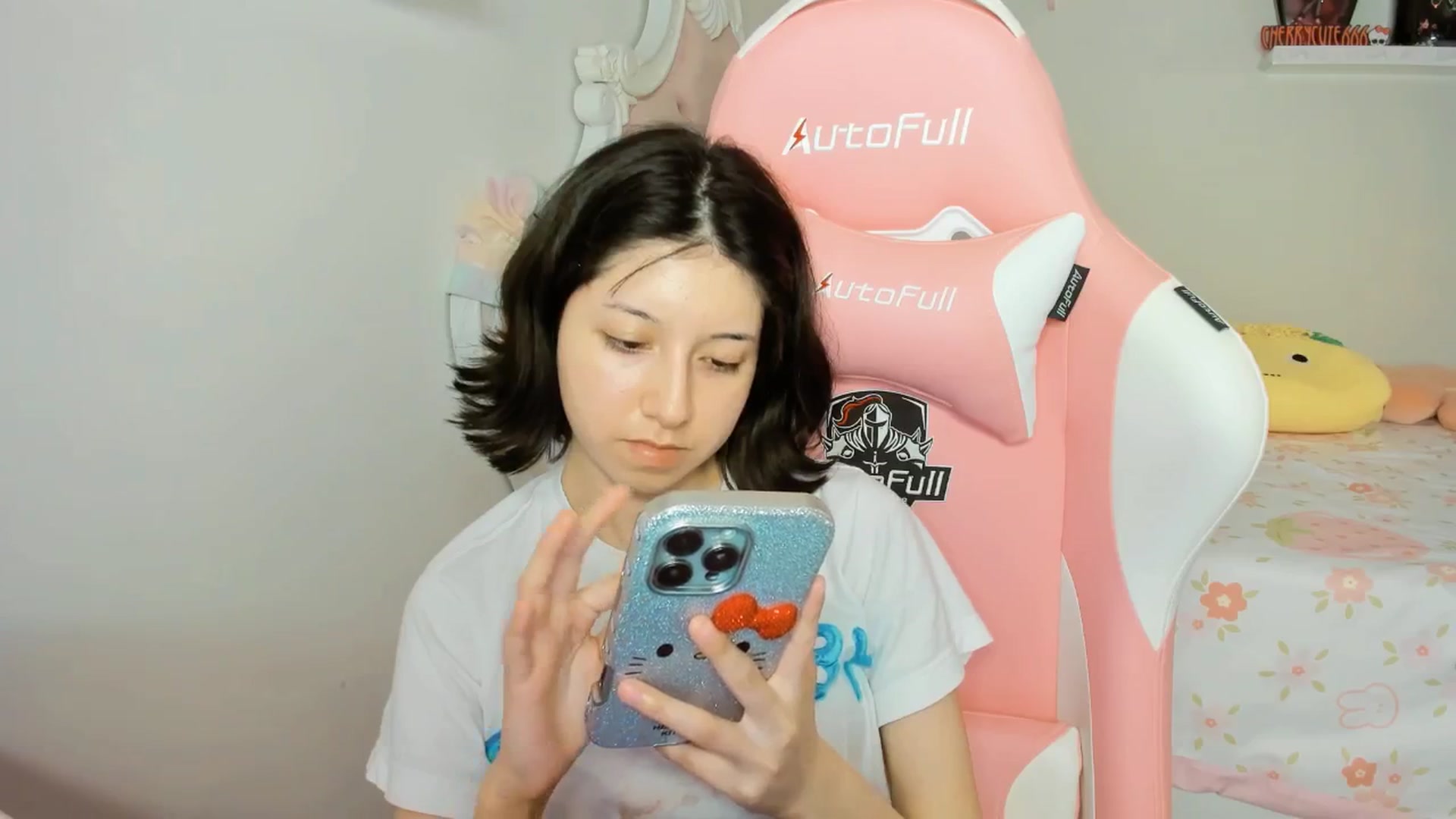 Gallery image thumbnail from Cherrycute666's myfreecams stream on, 09/26/2025, 05:42 image 18 of 20