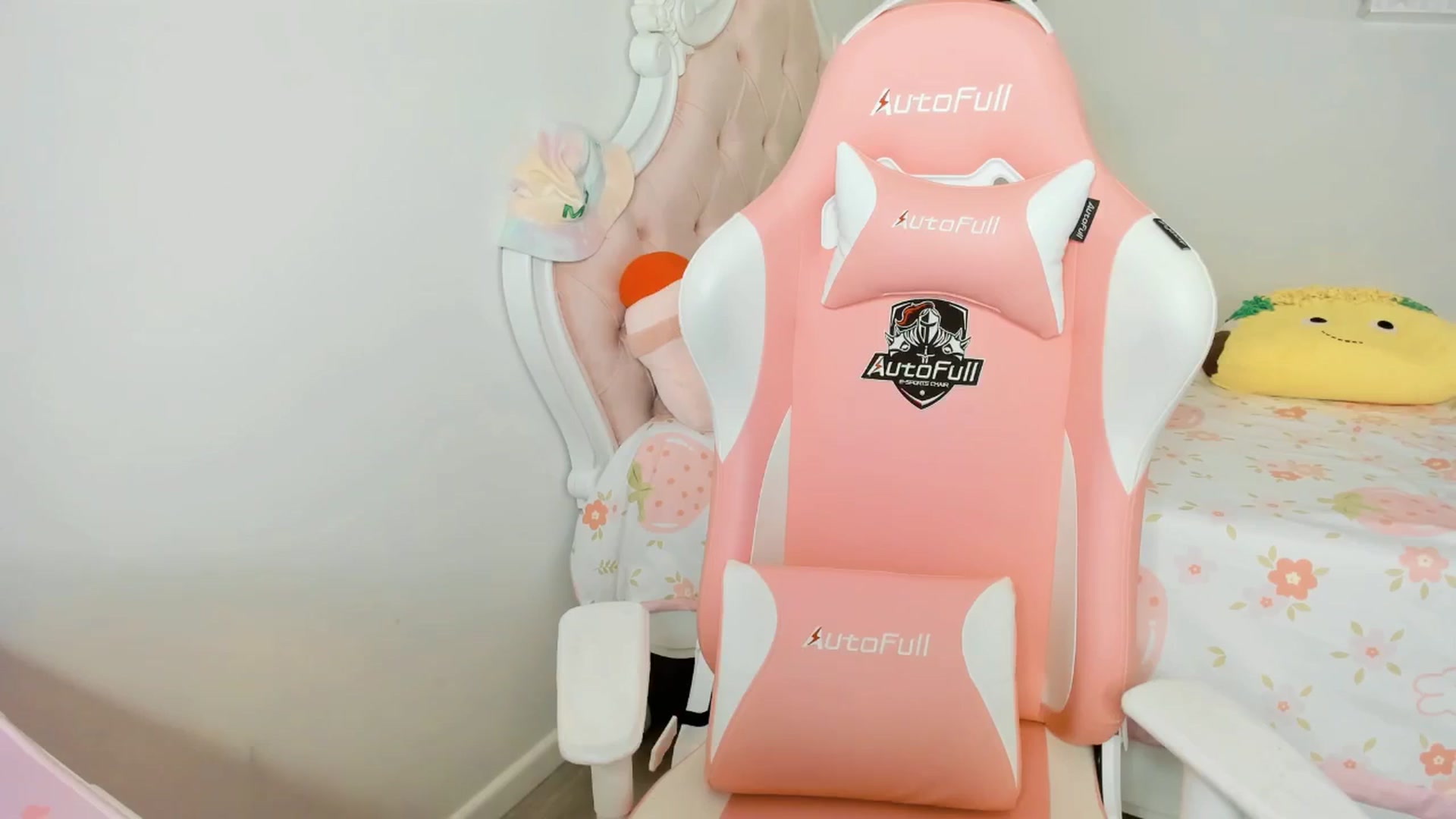 Gallery image thumbnail from Cherrycute666's myfreecams stream on, 09/26/2025, 05:42 image 5 of 20