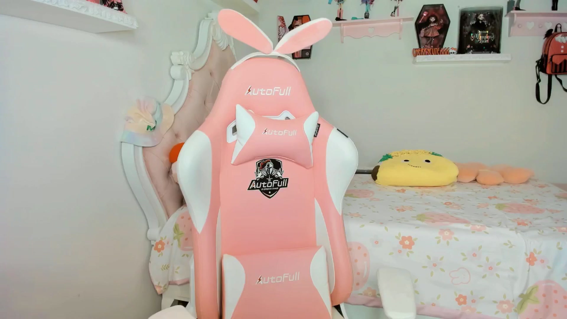 Gallery image thumbnail from Cherrycute666's myfreecams stream on, 09/26/2025, 05:42 image 6 of 20