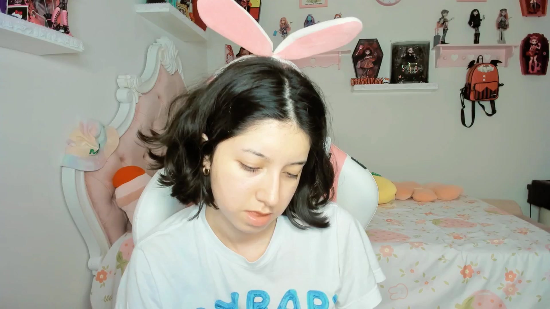 Gallery image thumbnail from Cherrycute666's myfreecams stream on, 09/26/2025, 06:30 image 17 of 20