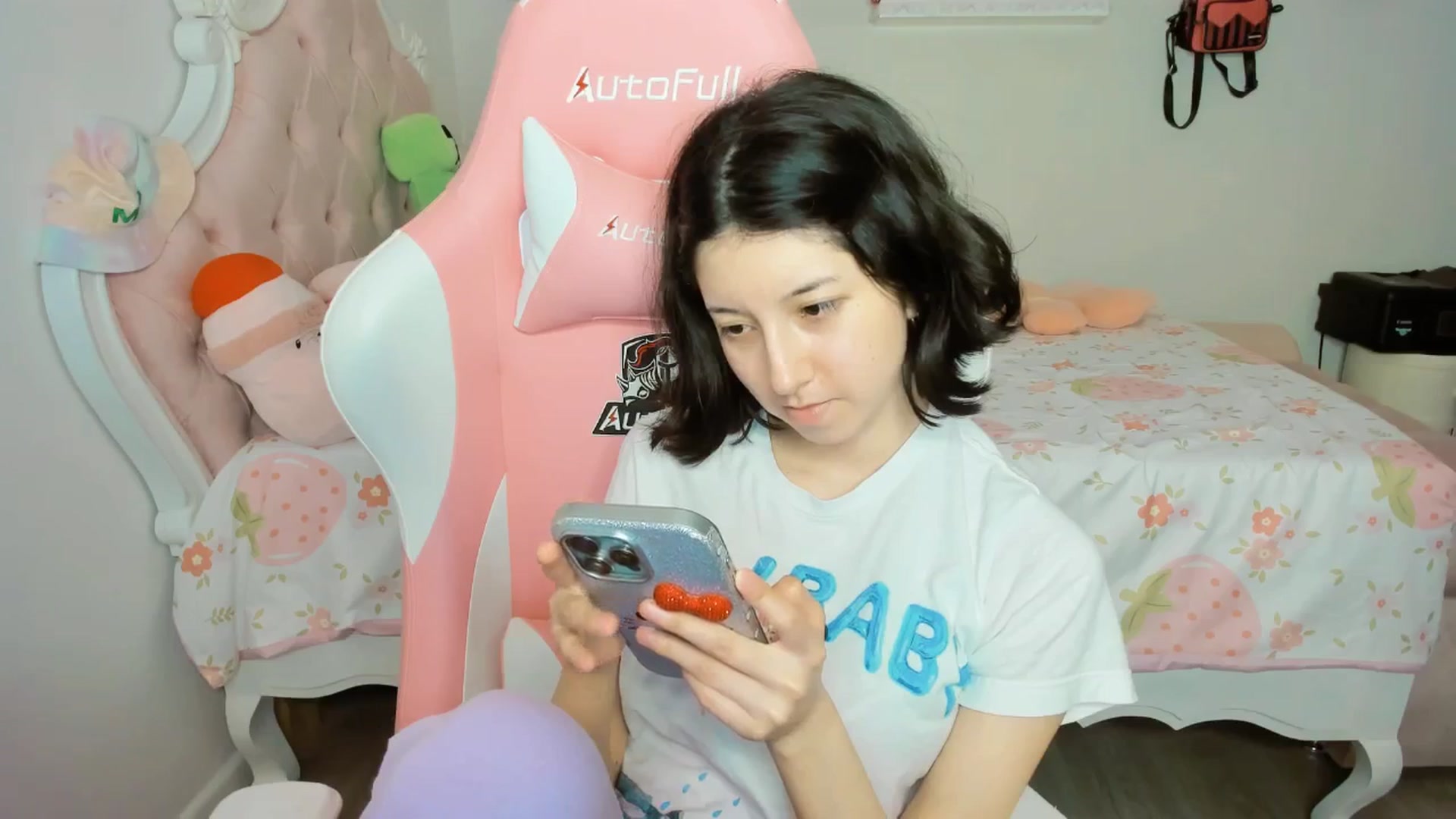 Gallery image thumbnail from Cherrycute666's myfreecams stream on, 09/26/2025, 06:30 image 14 of 20