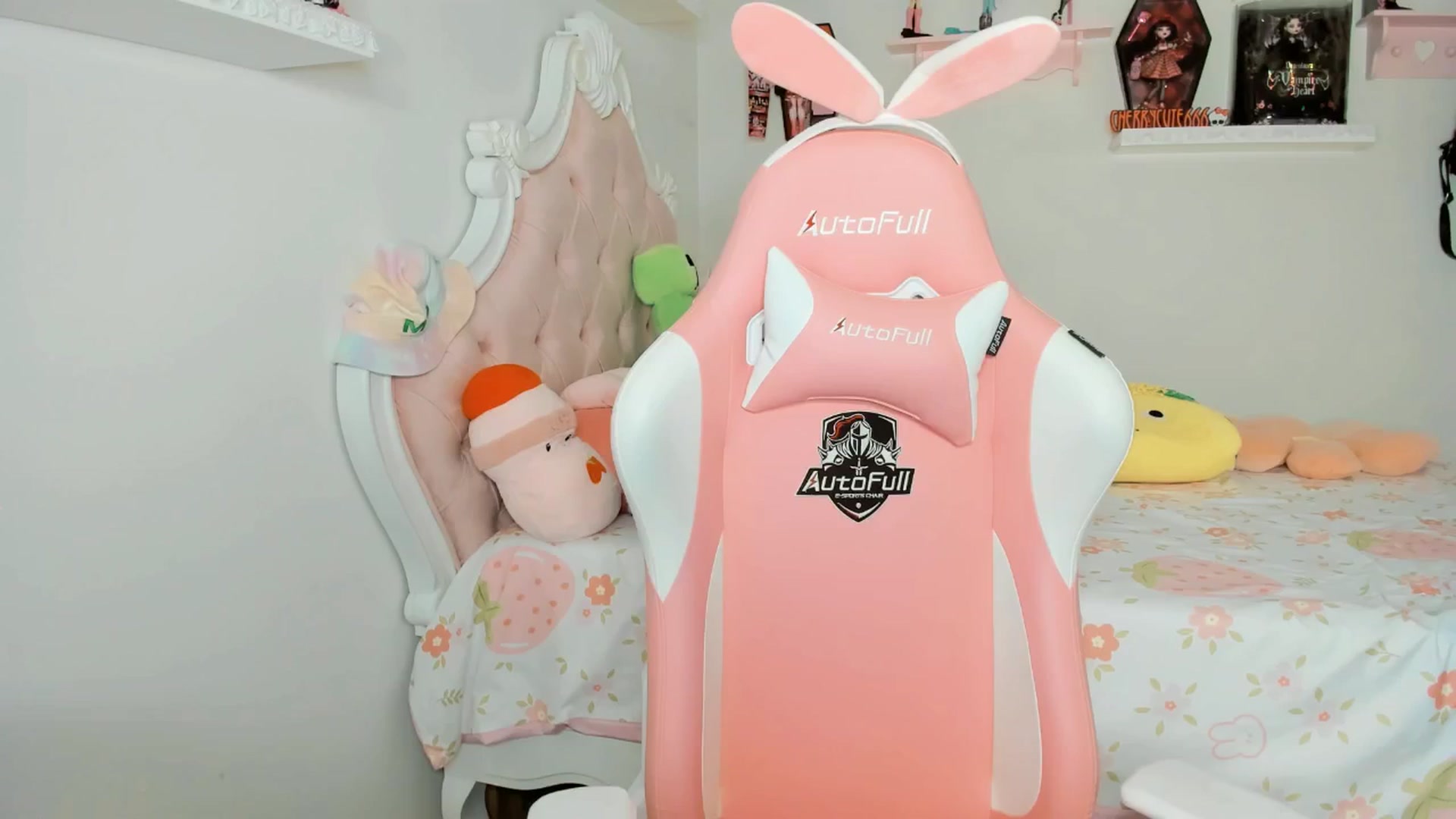Gallery image thumbnail from Cherrycute666's myfreecams stream on, 09/26/2025, 06:30 image 6 of 20