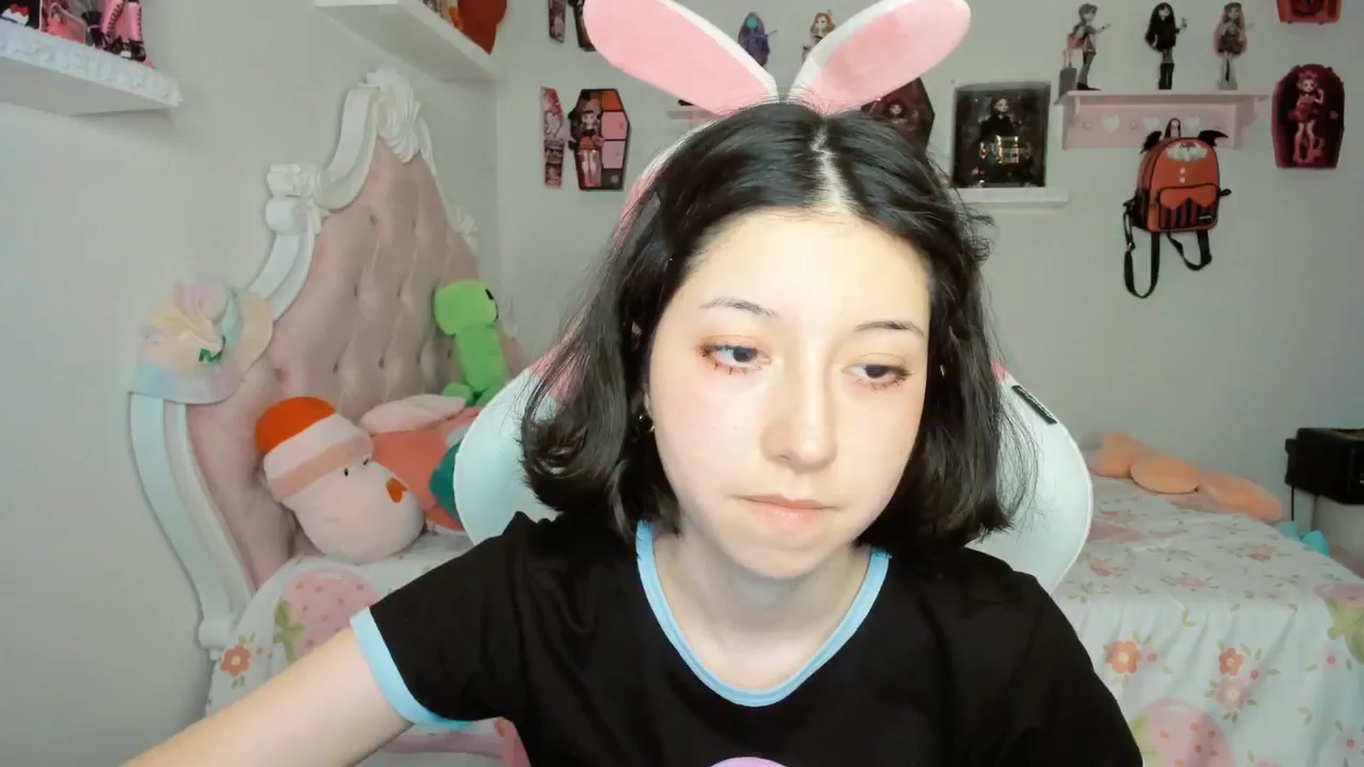 Gallery image thumbnail from Cherrycute666's myfreecams stream on, 09/27/2025, 04:09 image 3 of 20