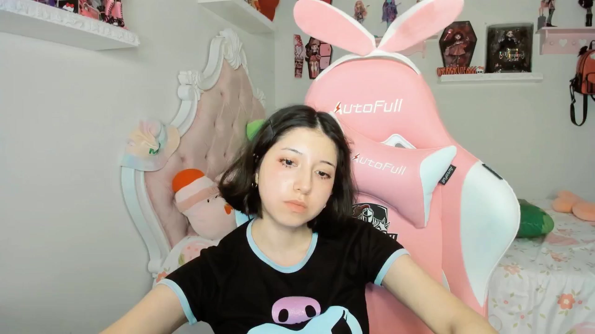 Gallery image thumbnail from Cherrycute666's myfreecams stream on, 09/27/2025, 04:09 image 4 of 20