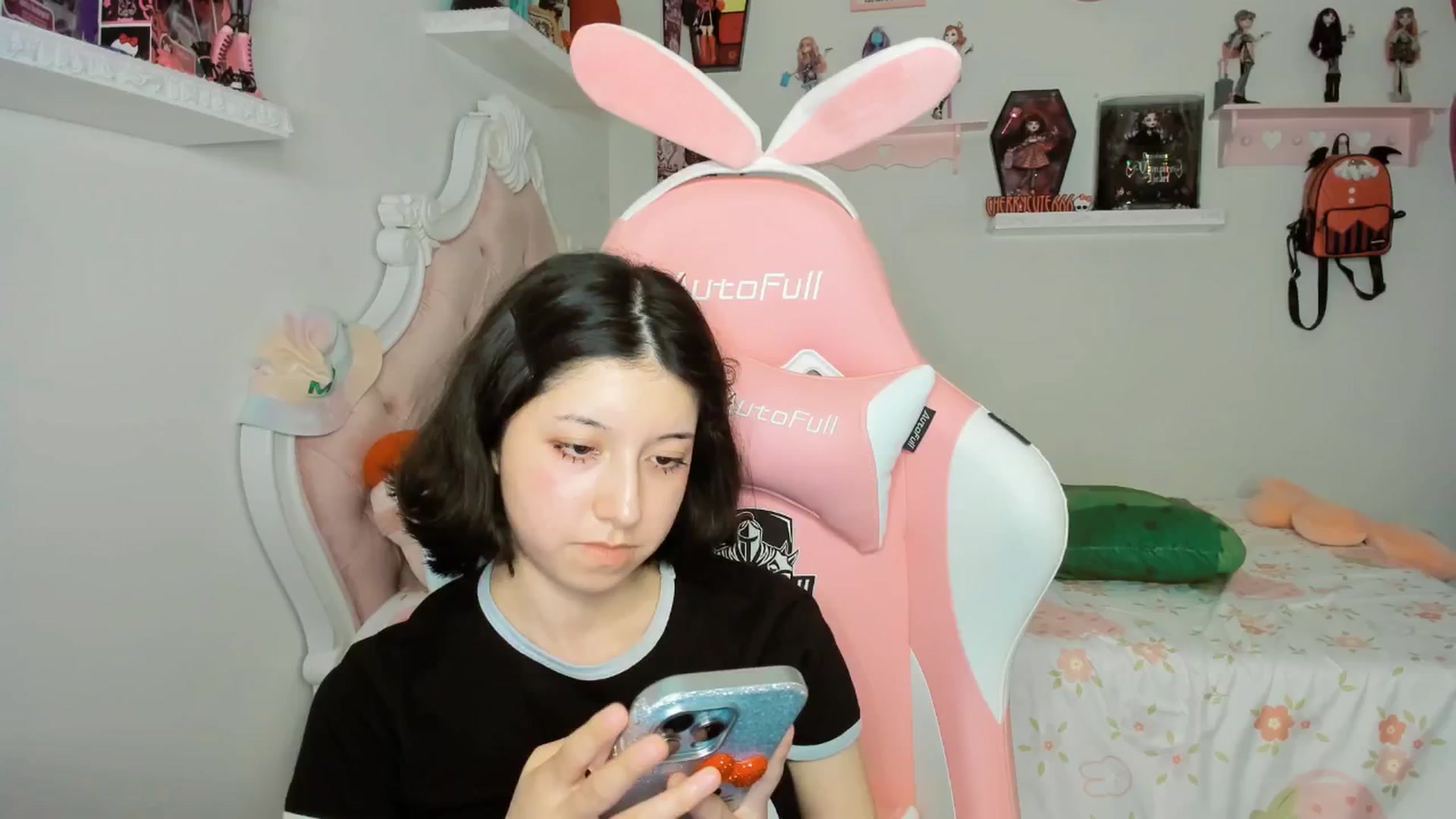 Gallery image thumbnail from Cherrycute666's myfreecams stream on, 09/27/2025, 04:09 image 7 of 20