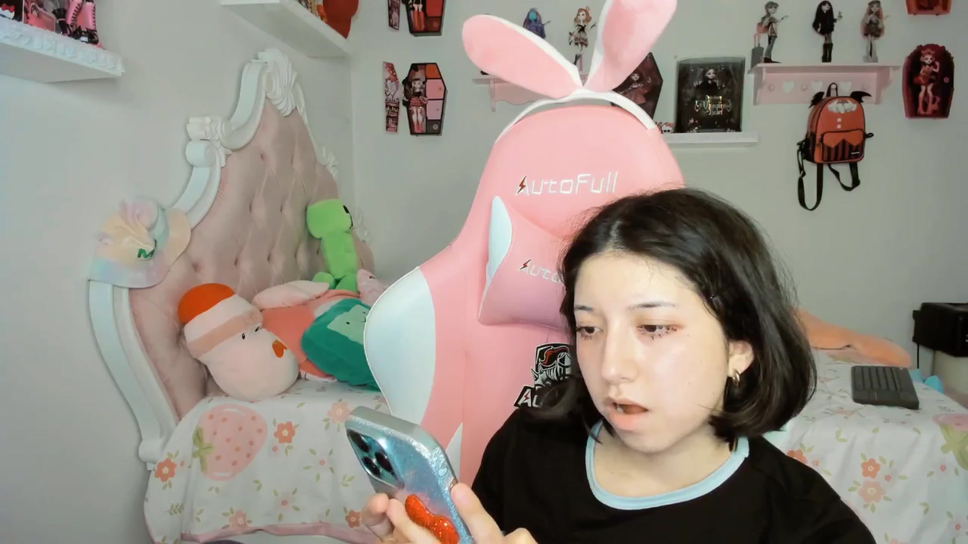Gallery image thumbnail from Cherrycute666's myfreecams stream on, 09/27/2025, 04:09 image 18 of 20