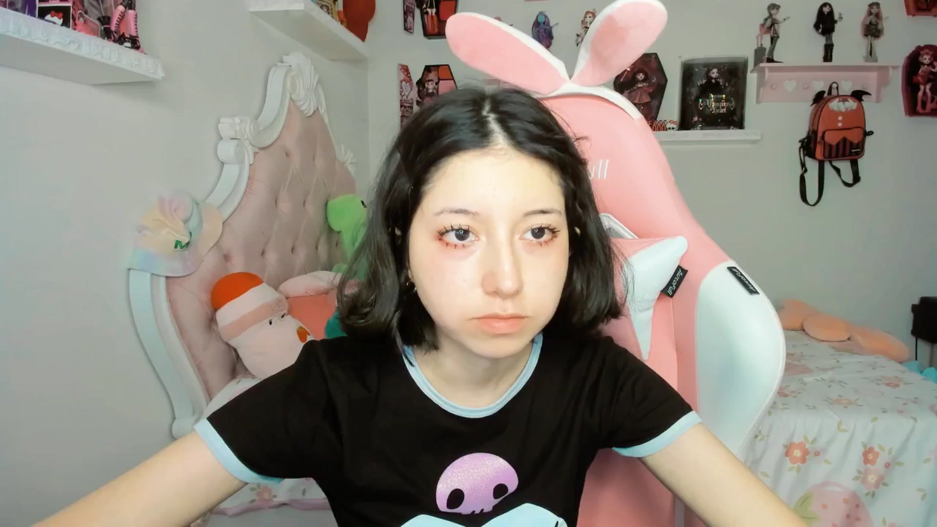 Gallery image thumbnail from Cherrycute666's myfreecams stream on, 09/27/2025, 04:09 image 2 of 20
