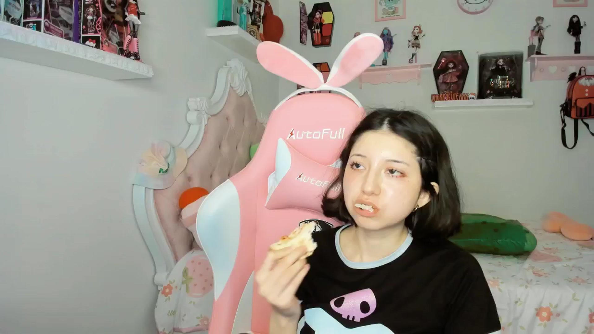 Gallery image thumbnail from Cherrycute666's myfreecams stream on, 09/27/2025, 04:09 image 12 of 20