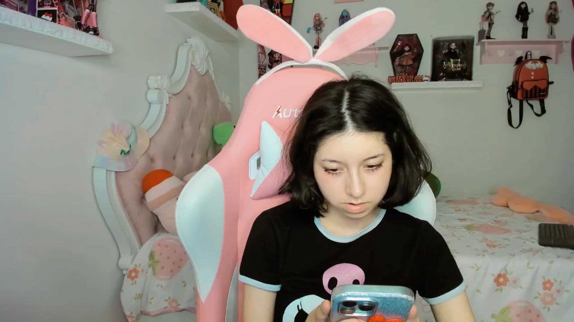 Gallery image thumbnail from Cherrycute666's myfreecams stream on, 09/27/2025, 09:34 image 1 of 20