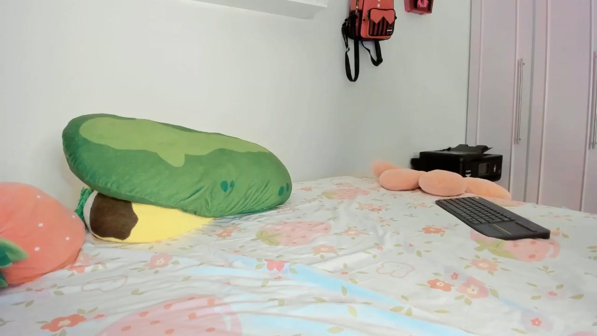 Gallery image thumbnail from Cherrycute666's myfreecams stream on, 09/27/2025, 09:34 image 16 of 20