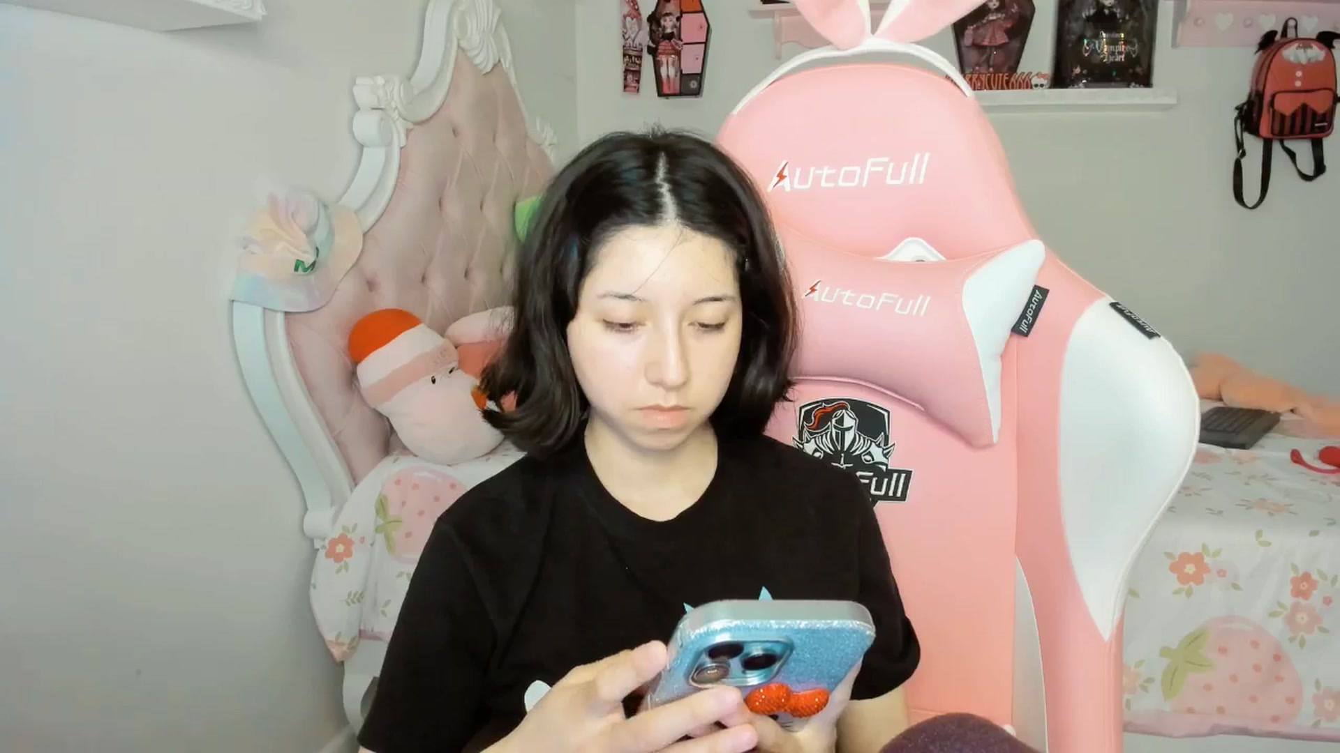 Gallery image thumbnail from Cherrycute666's myfreecams stream on, 09/28/2025, 02:23 image 15 of 20