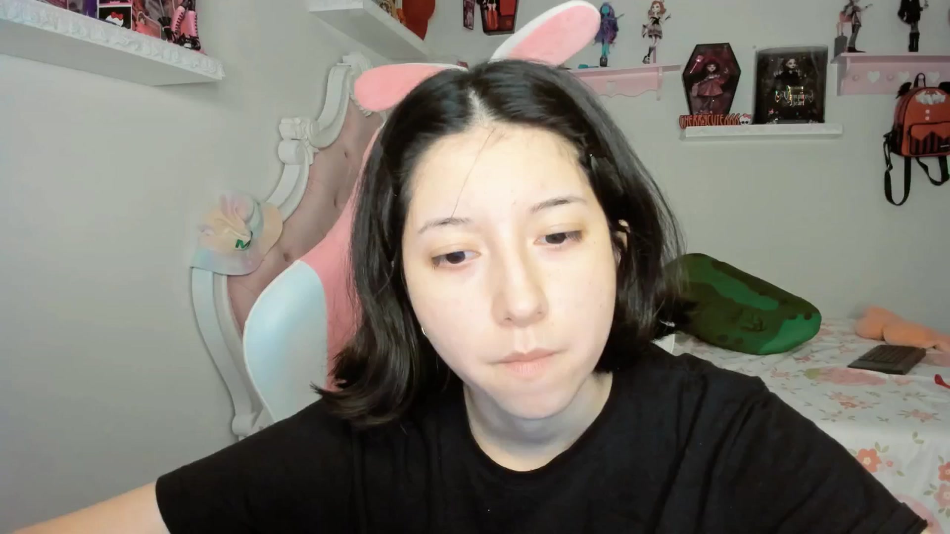 Gallery image thumbnail from Cherrycute666's myfreecams stream on, 09/28/2025, 02:23 image 6 of 20
