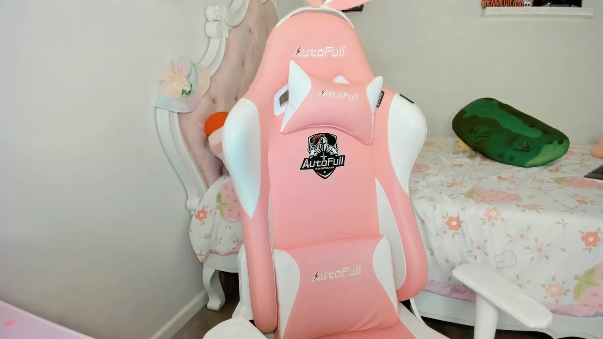 Gallery image thumbnail from Cherrycute666's myfreecams stream on, 09/28/2025, 08:12 image 4 of 20