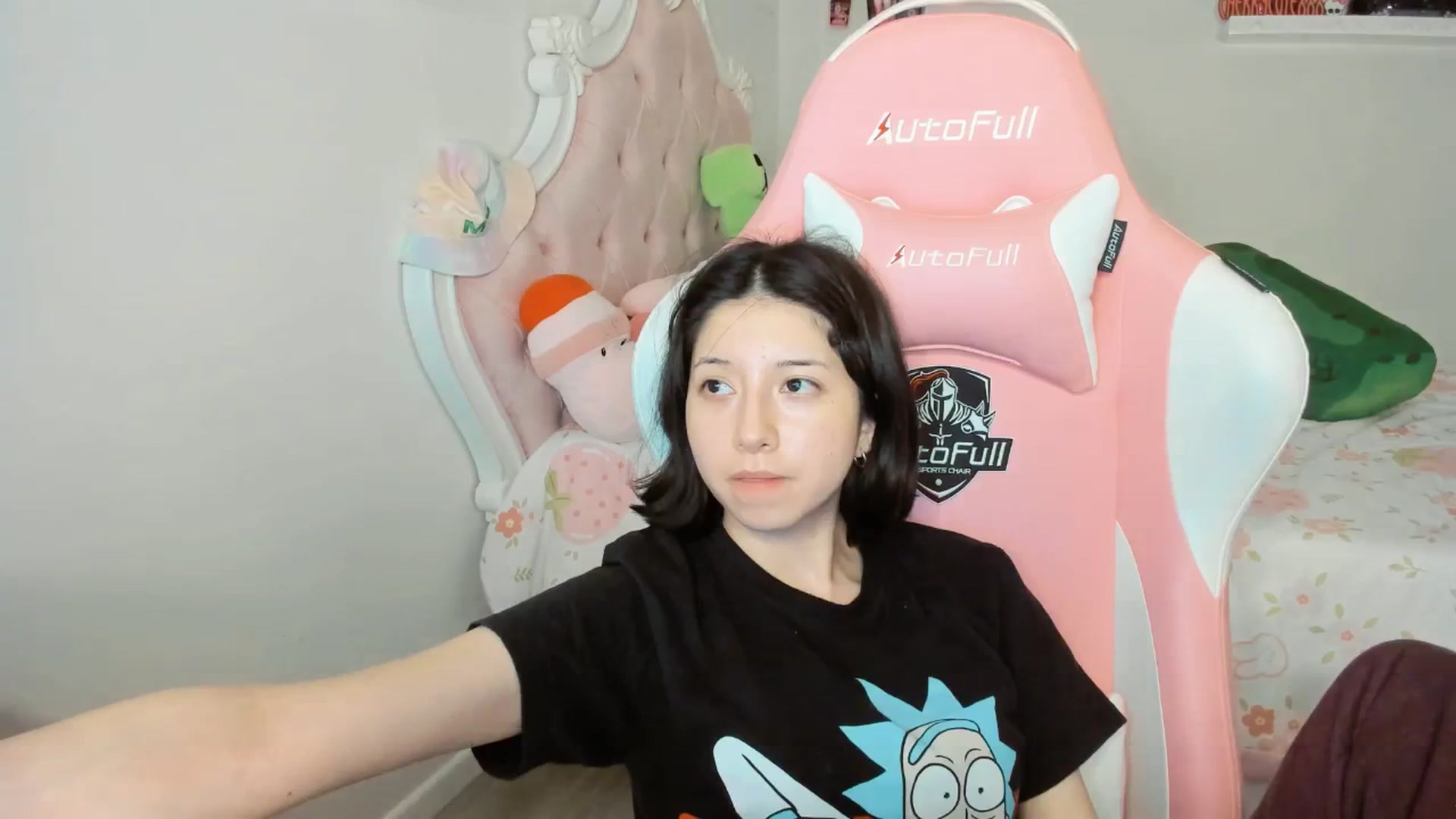 Gallery image thumbnail from Cherrycute666's myfreecams stream on, 09/28/2025, 08:31 image 15 of 20