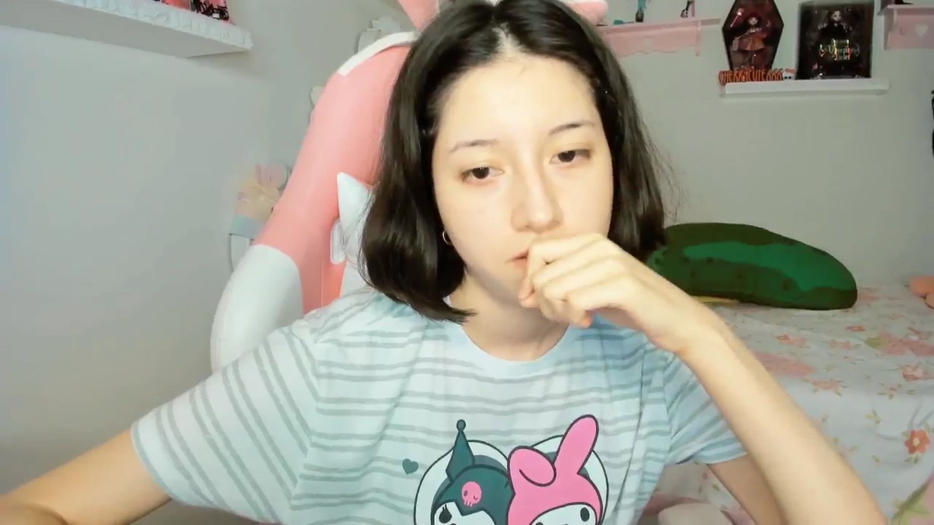 Gallery image thumbnail from Cherrycute666's myfreecams stream on, 09/29/2025, 05:05 image 17 of 20