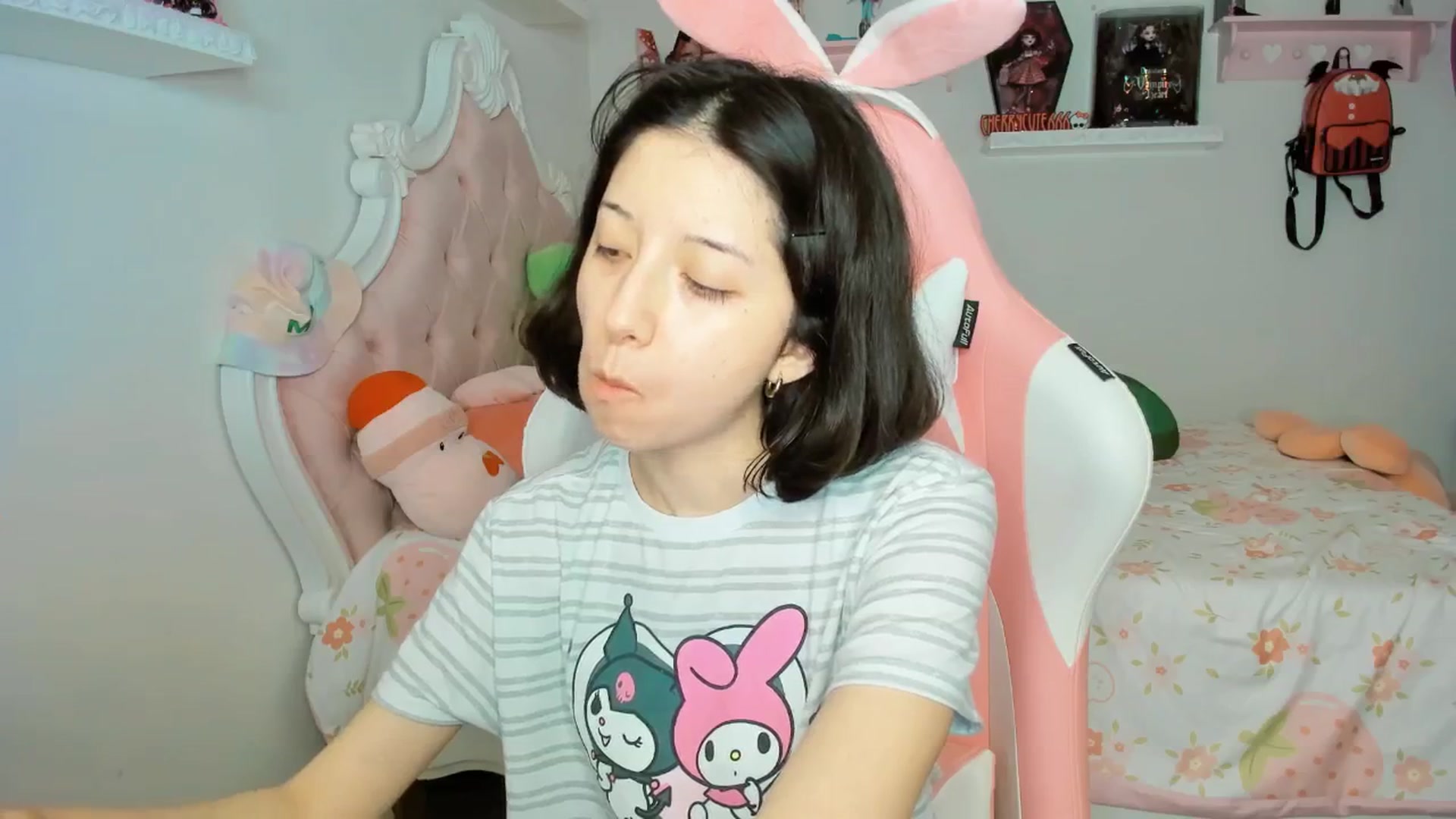 Gallery image thumbnail from Cherrycute666's myfreecams stream on, 09/29/2025, 05:05 image 16 of 20
