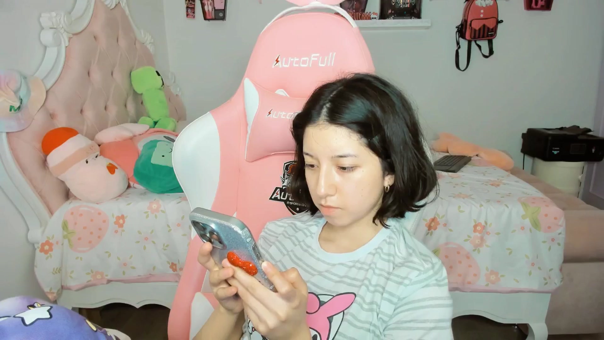 Gallery image thumbnail from Cherrycute666's myfreecams stream on, 09/29/2025, 05:05 image 3 of 20