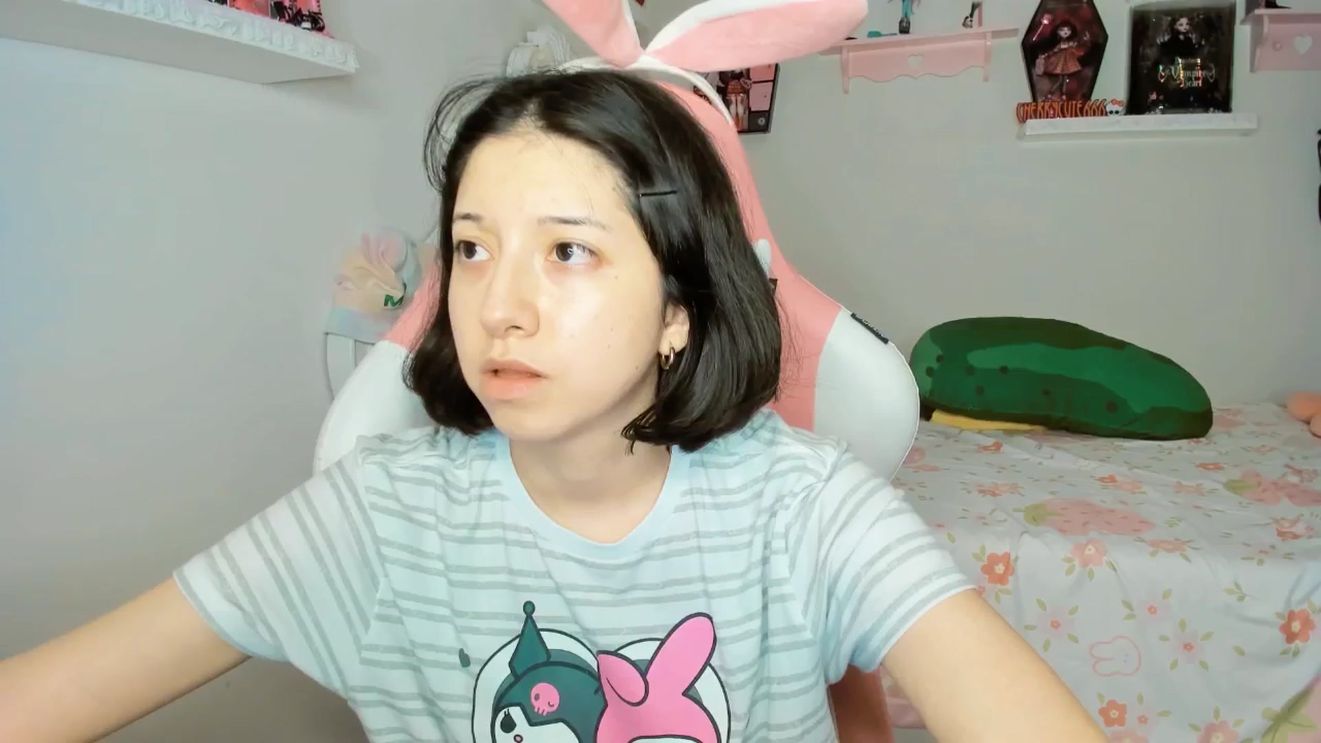 Gallery image thumbnail from Cherrycute666's myfreecams stream on, 09/29/2025, 05:18 image 17 of 20