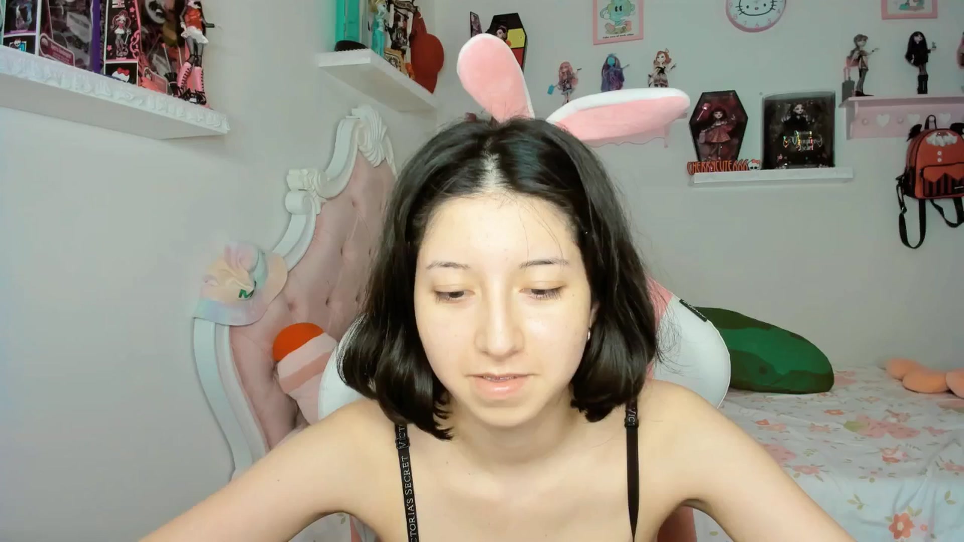 Gallery image thumbnail from Cherrycute666's myfreecams stream on, 09/29/2025, 06:12 image 3 of 20
